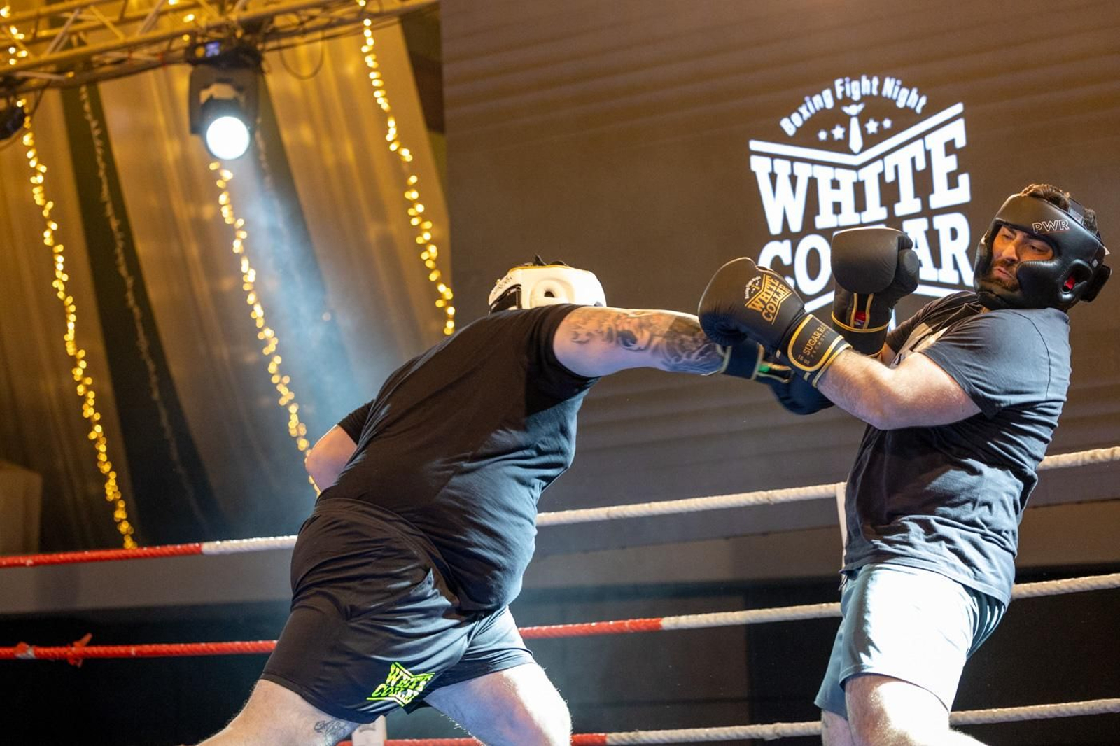 El boxeo solidario de la VI velada White Collar Boxing cautiva al público de Jaén