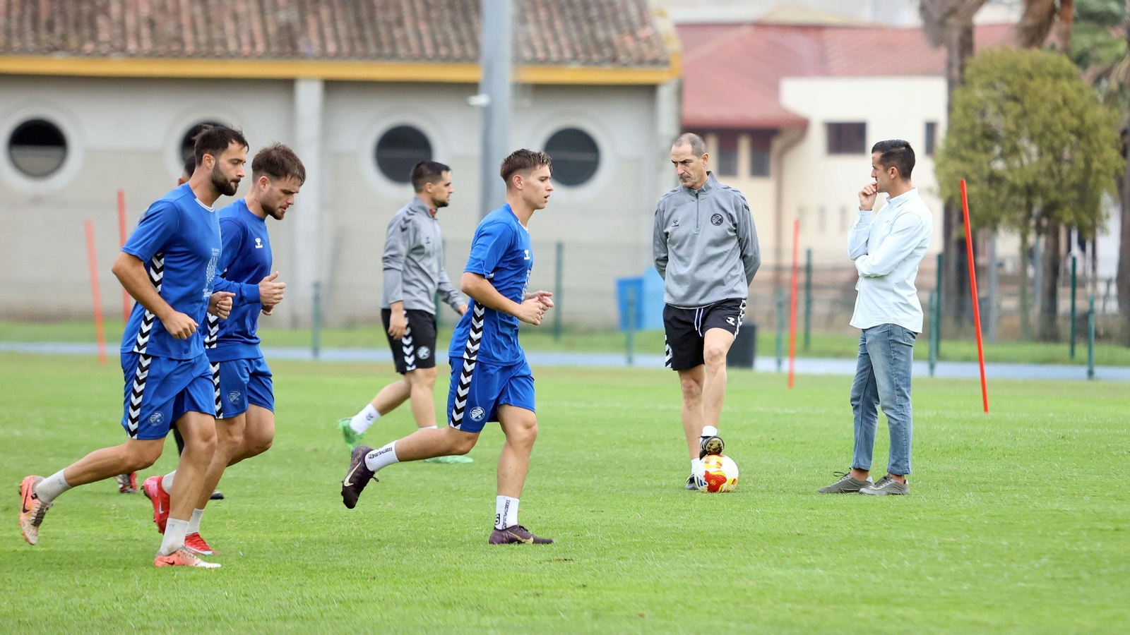 Primer entrenamiento del nuevo entrenador en el Xerez DFC