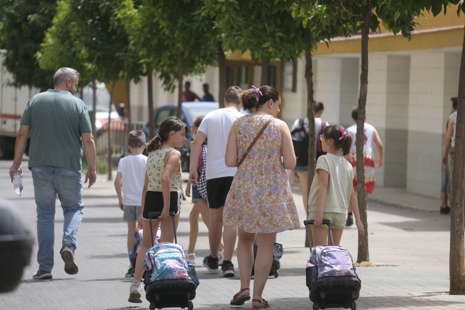 Protesta en el colegio Mediterráneo de Córdoba por los problemas de climatización, en imágenes