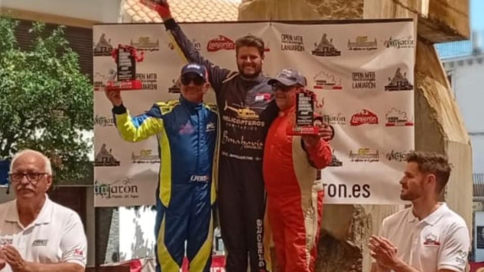 Esteban Perea, en el segundo cajón del podio.