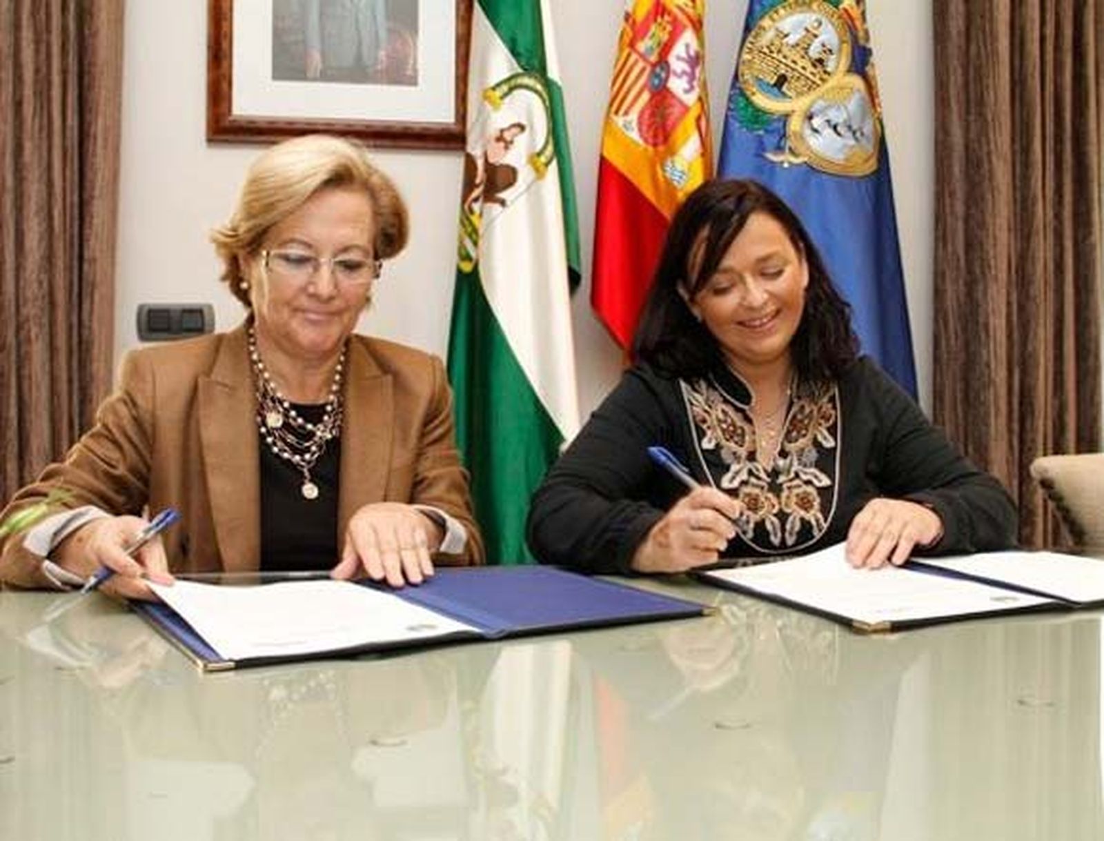 La Diputación y Mercadona firman un convenio para la promoción de productos onubenses