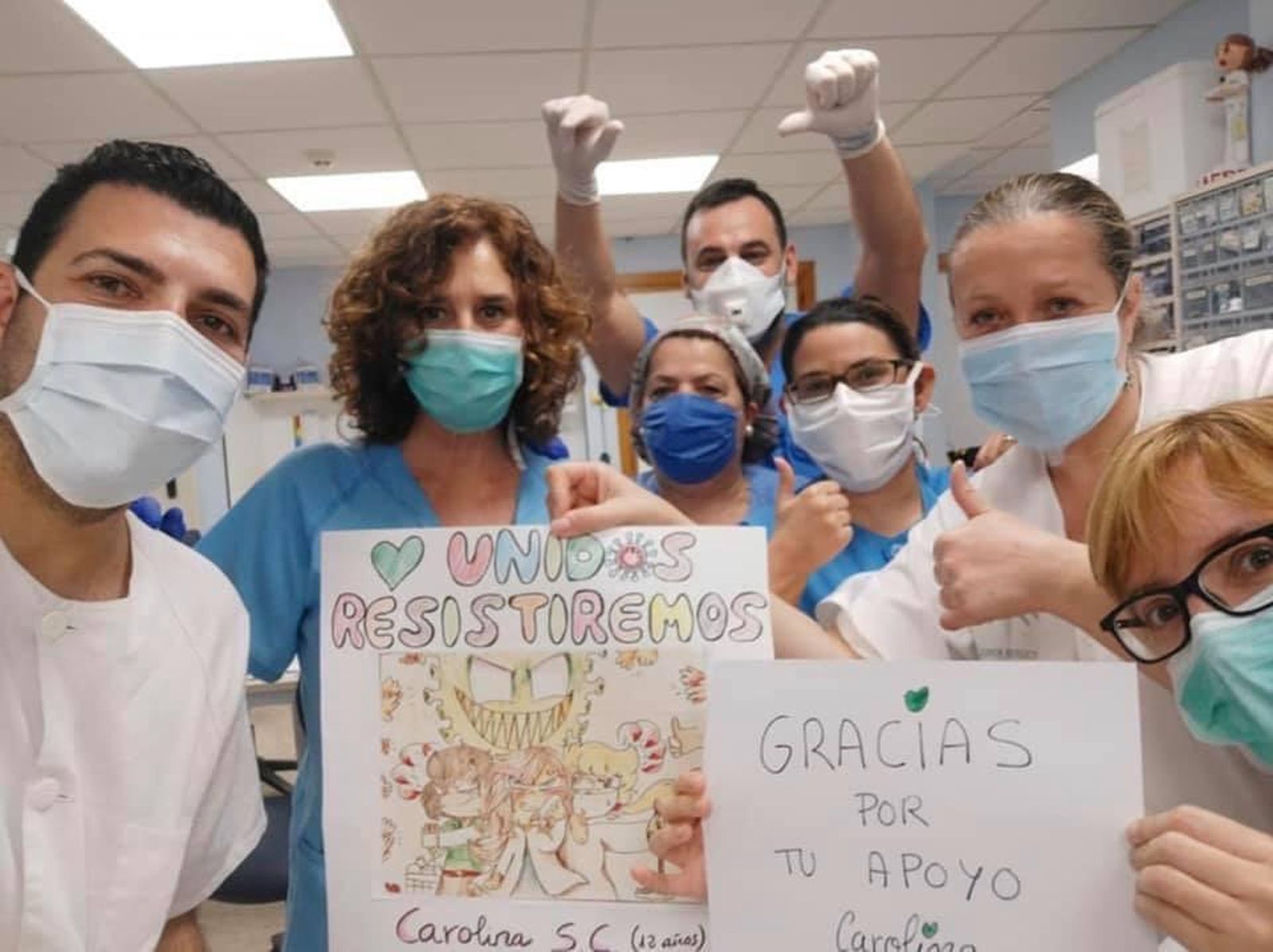 Coronavirus en Cádiz: Las imágenes de los dibujos que se han colocado en los hospitales Puerta del Mar y de Puerto Real
