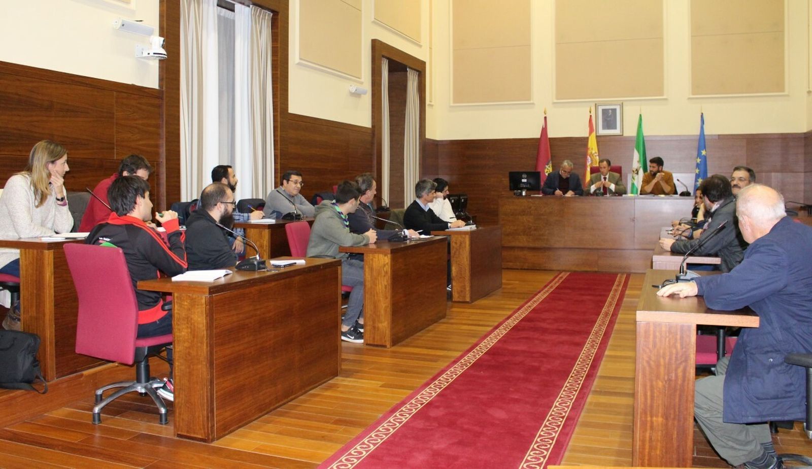 AyMomento del encuentro del Consejo local de Medio Ambiente en el Salón de Plenos del Ayuntamiento.