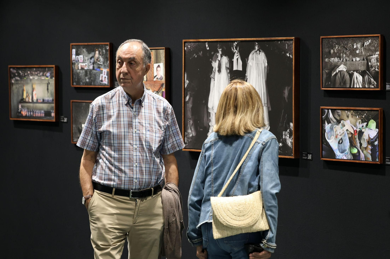Imágenes de la exposición fotográfica 'Ítems de dudable belleza' del fotógrafo Rafael E.Cárdenas