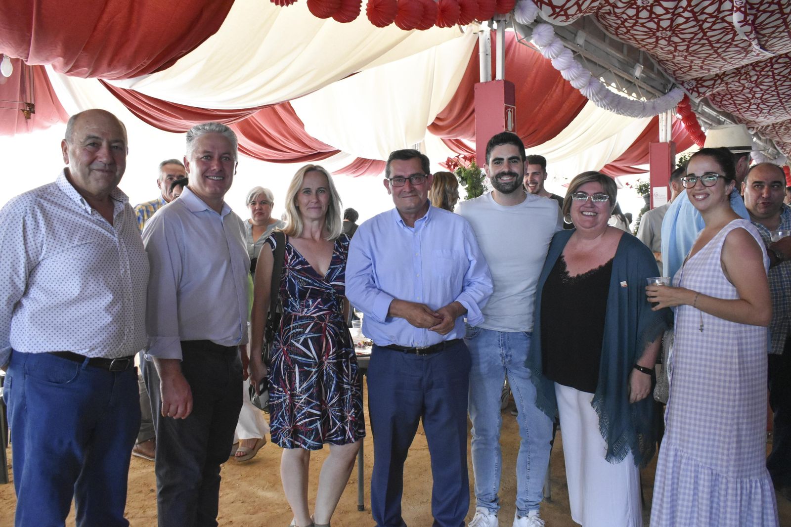 El presidente de la Diputación, José Entrena, y la diputada de Empleo, Ana Muñoz, junto a la directora de Granada Hoy, Lola Quero, y los  redactores Juanjo Medina y Susana Vallejo