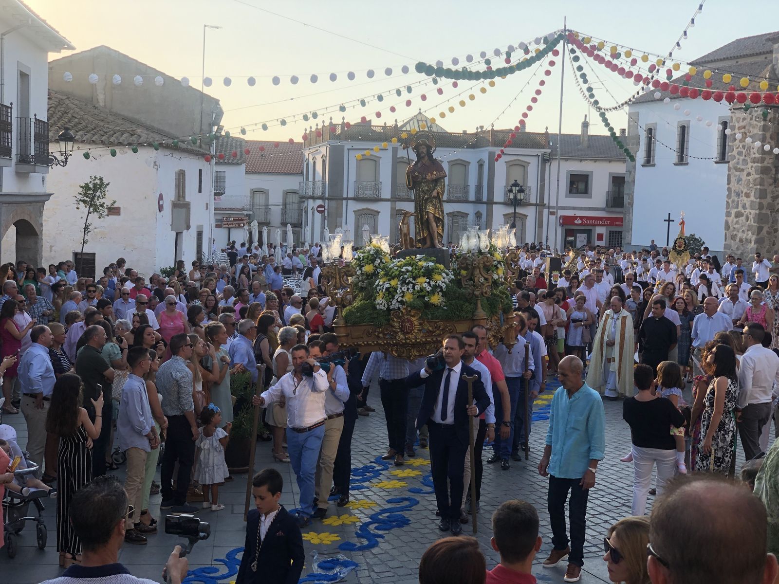 San Roque, en la plaza de la Villa en Dos Torres.