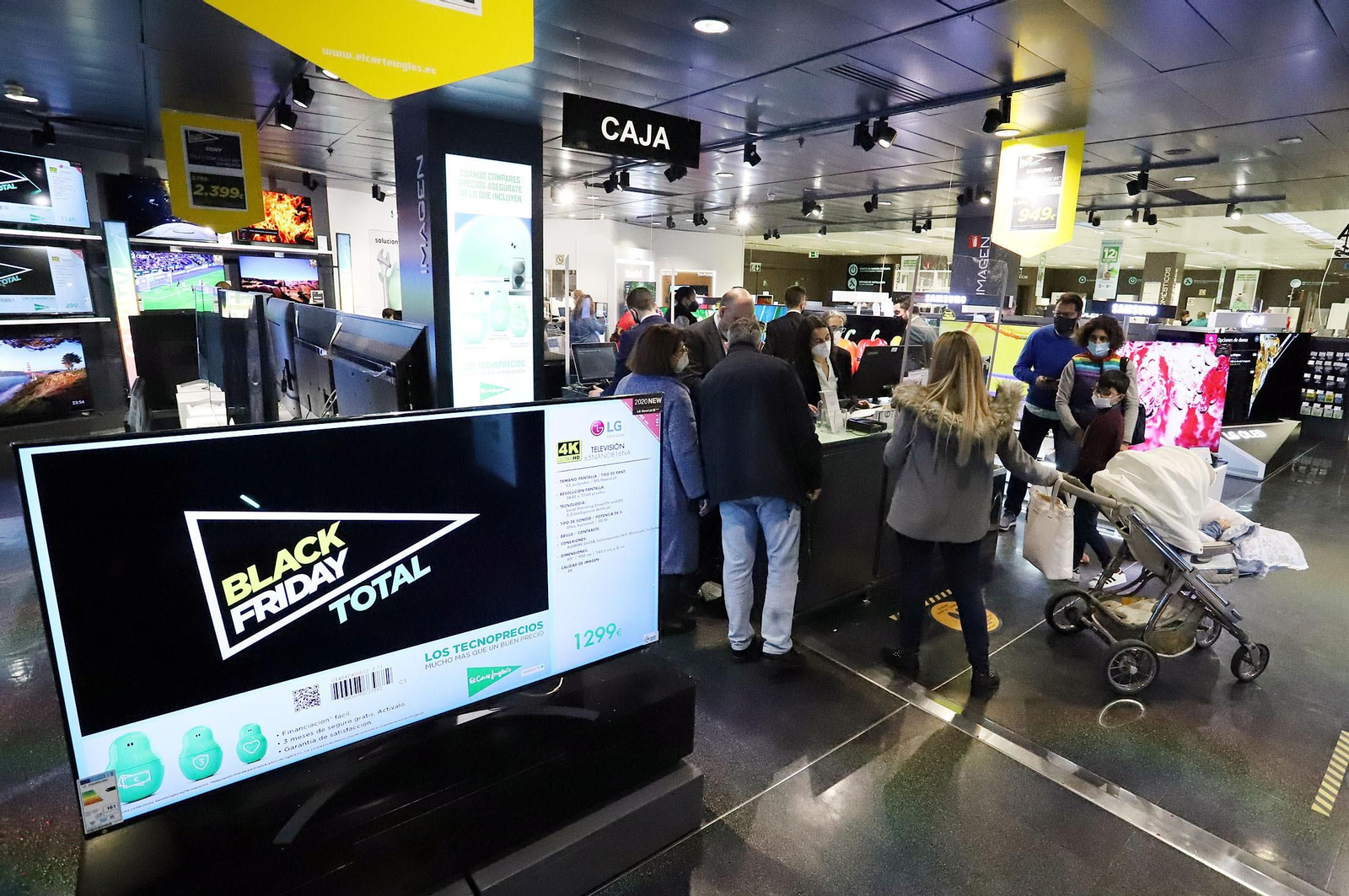Imágenes del "Black Friday" en el Corte Inglés Imágenes del "Black Friday" en el Corte Inglés