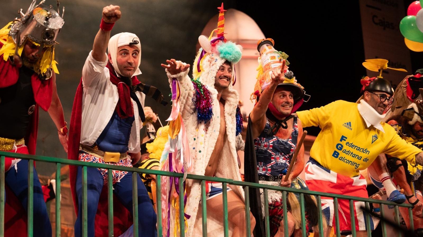 La chirigota 'Los golpes de pecho'.