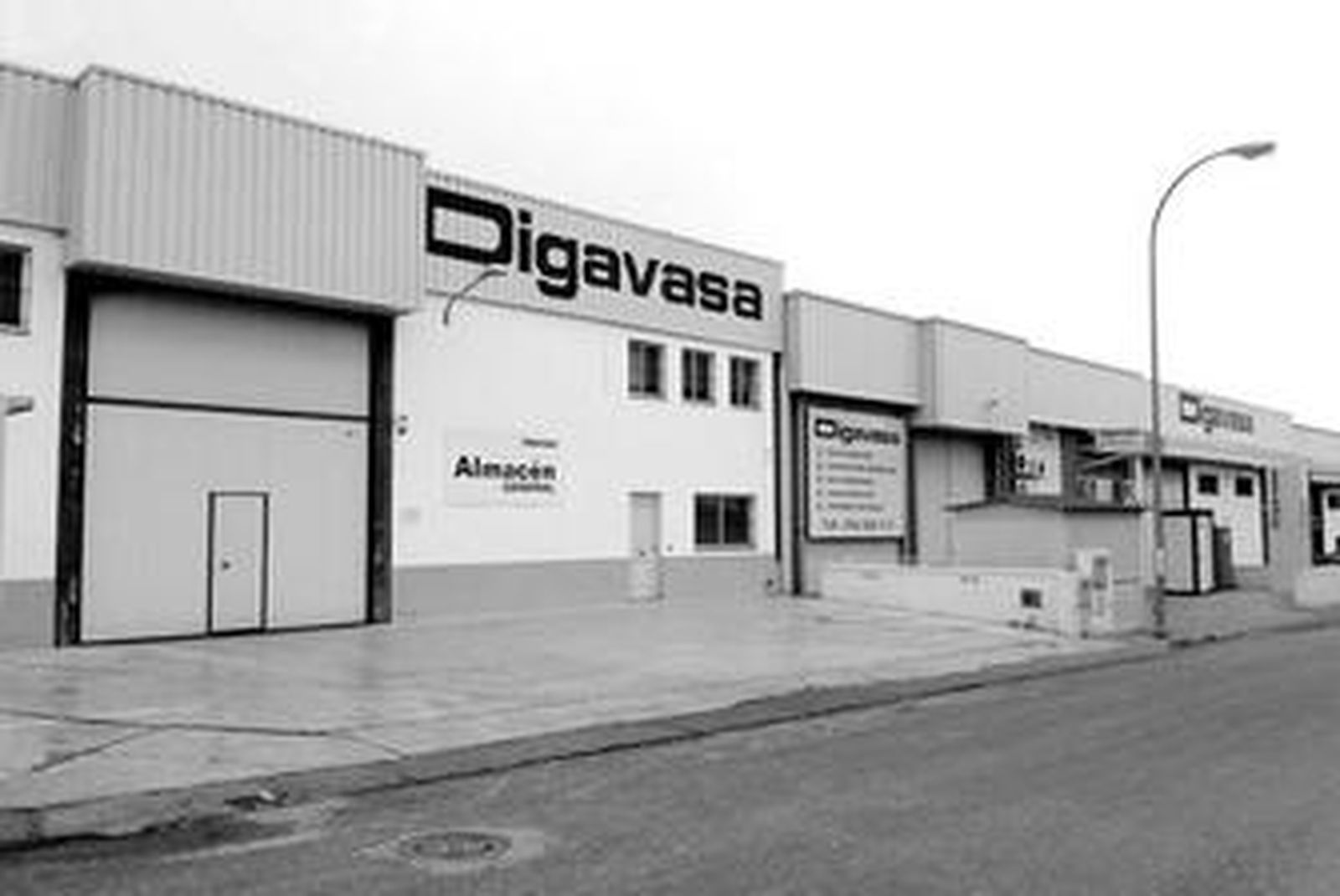 Digavasa, ubicada en el polígono de Pelagatos, cuenta con una delegación en el país vecino.