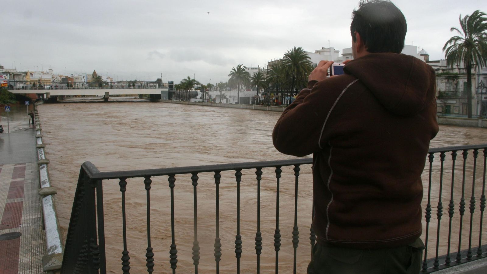 El río Iro estuvo a punto de desbordarse en 2010. El río Iro estuvo a punto de desbordarse en 2010.