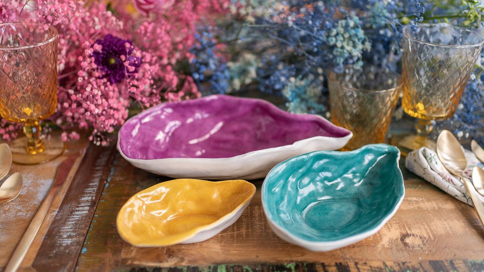 Una de las propuestas vintage de las vajillas hechas a mano de Porcelana Closet.