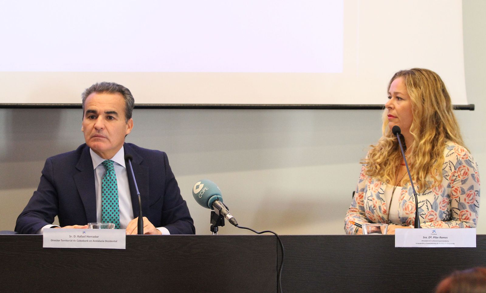 Rafael Herrador y Pilar Ramos, ayer, durante el acto de presentación.