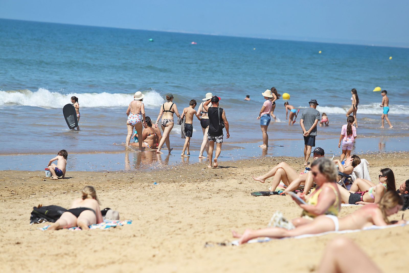 Las playas de Huelva se llenan en el 1 de mayo