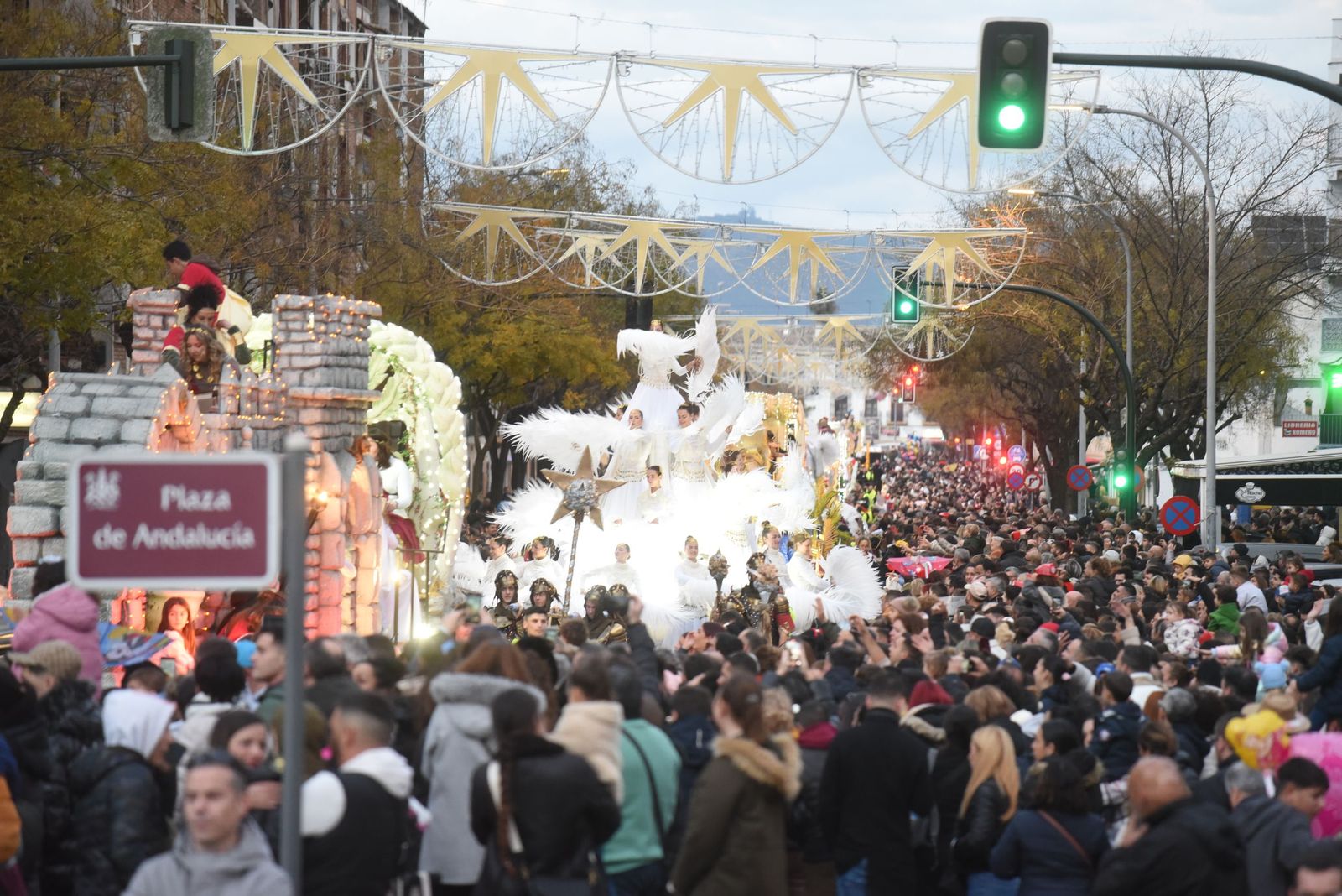 La ilusión se extiende por Córdoba en una mágica cabalgata de Reyes