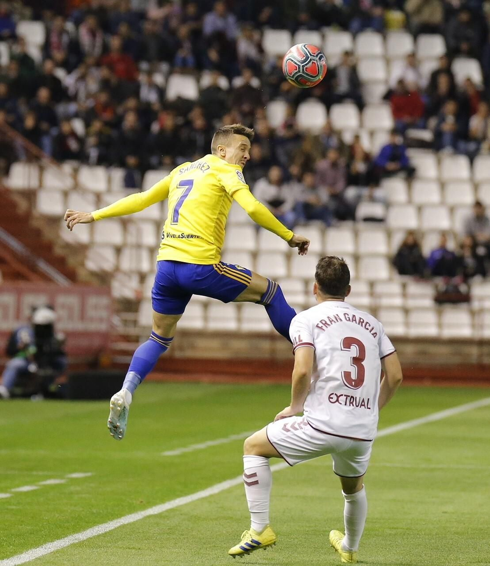 Salvi se impone por alto.