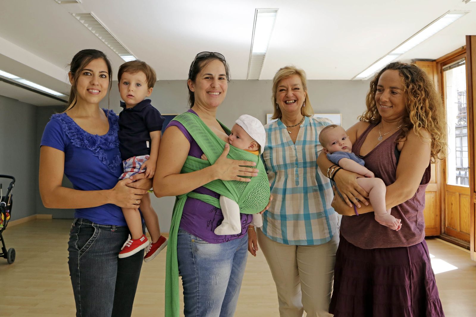 De izquierda a derecha, Vanesa Vaca, Ana Mejías, Victoria Palacios y Beatriz Gómez, días atrás en el periódico.