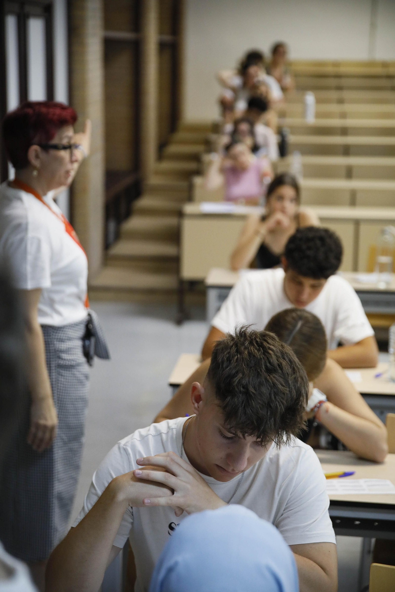 Imágenes de la evaluación para el acceso al sistema universitario (PEvAU)