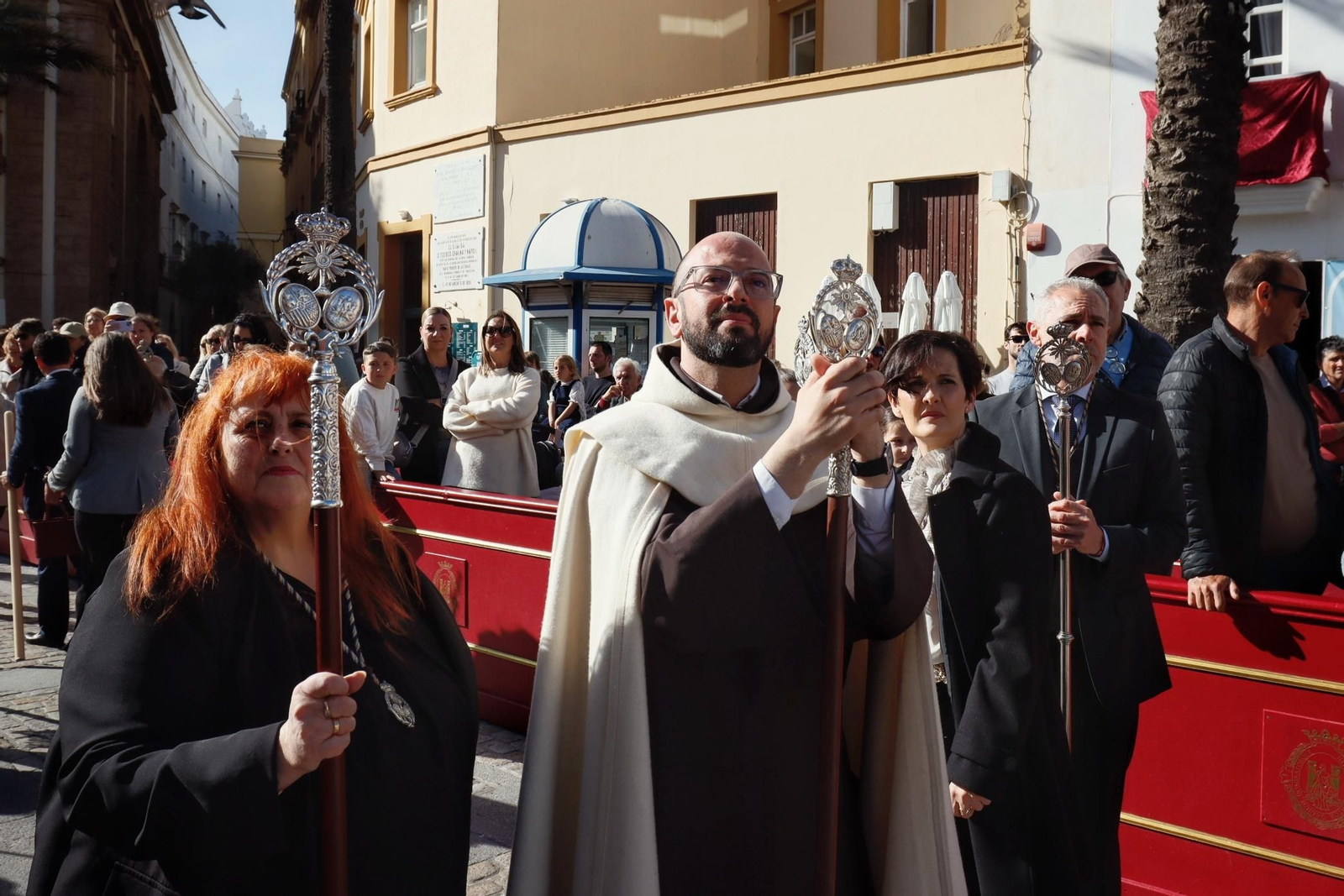 Las imágenes del traslado de Prendimiento desde la Catedral en la Semana Santa de Cádiz 2025