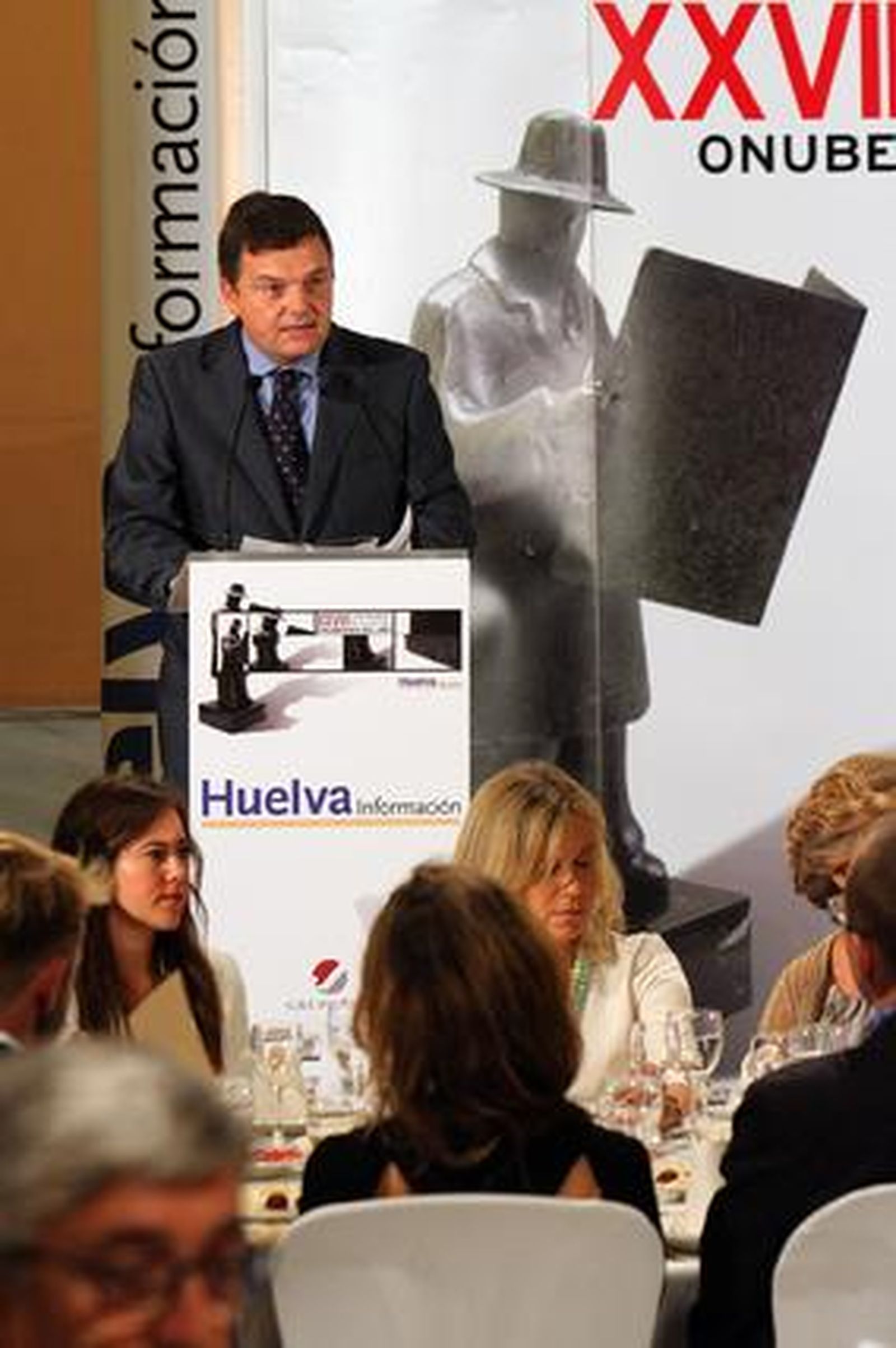 El director de Huelva Información, Luis J. Pérez-Bustamante.

Foto: Alberto Dominguez / Josue Correa / Canterla