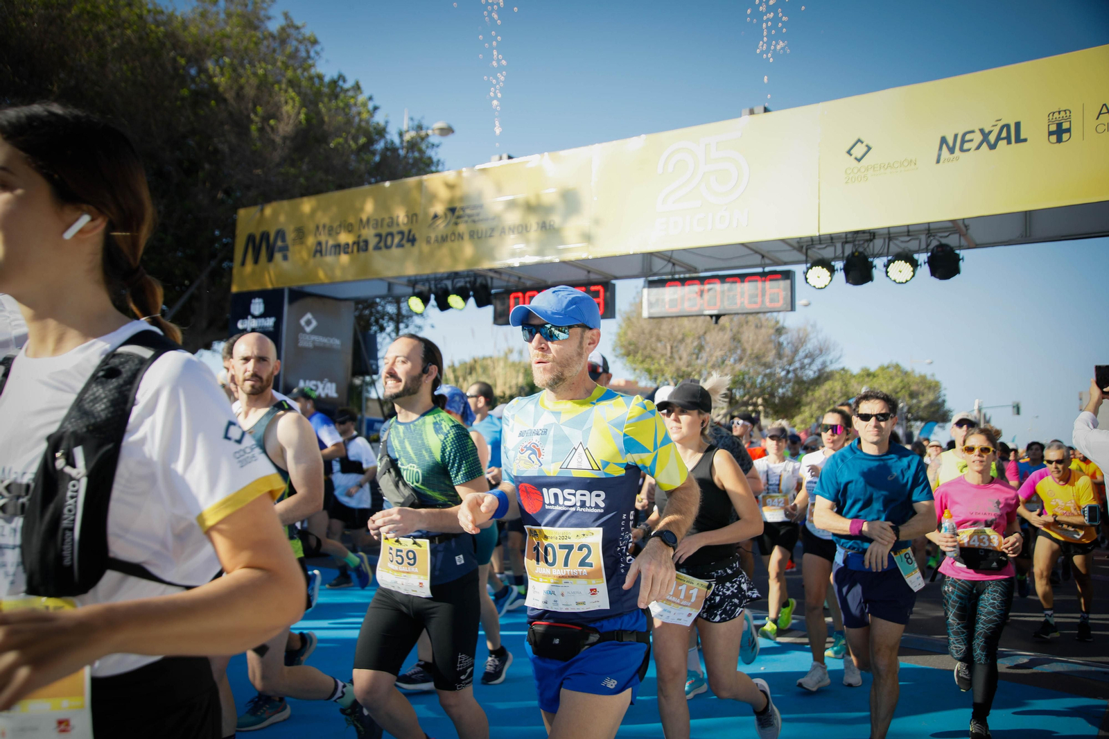 Imágenes de la salida de la Media maratón Ciudad de Almería