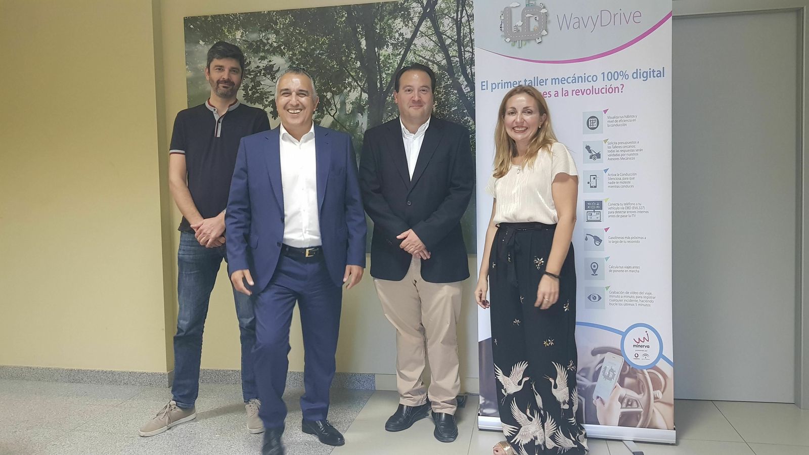 Adolfo Gutiérrez junto a su equipo.