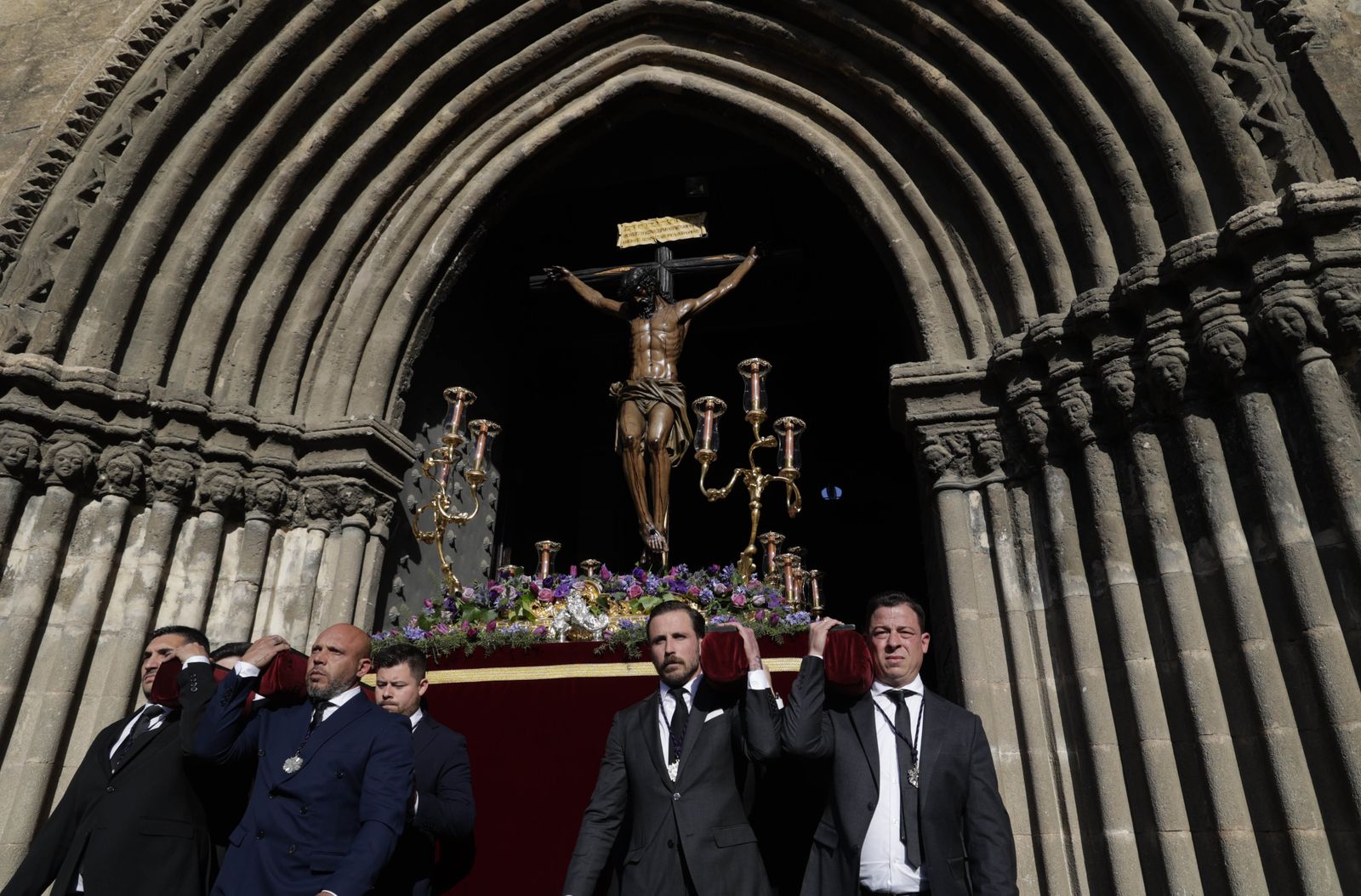 Las imágenes del Vía Crucis de las Hermandades