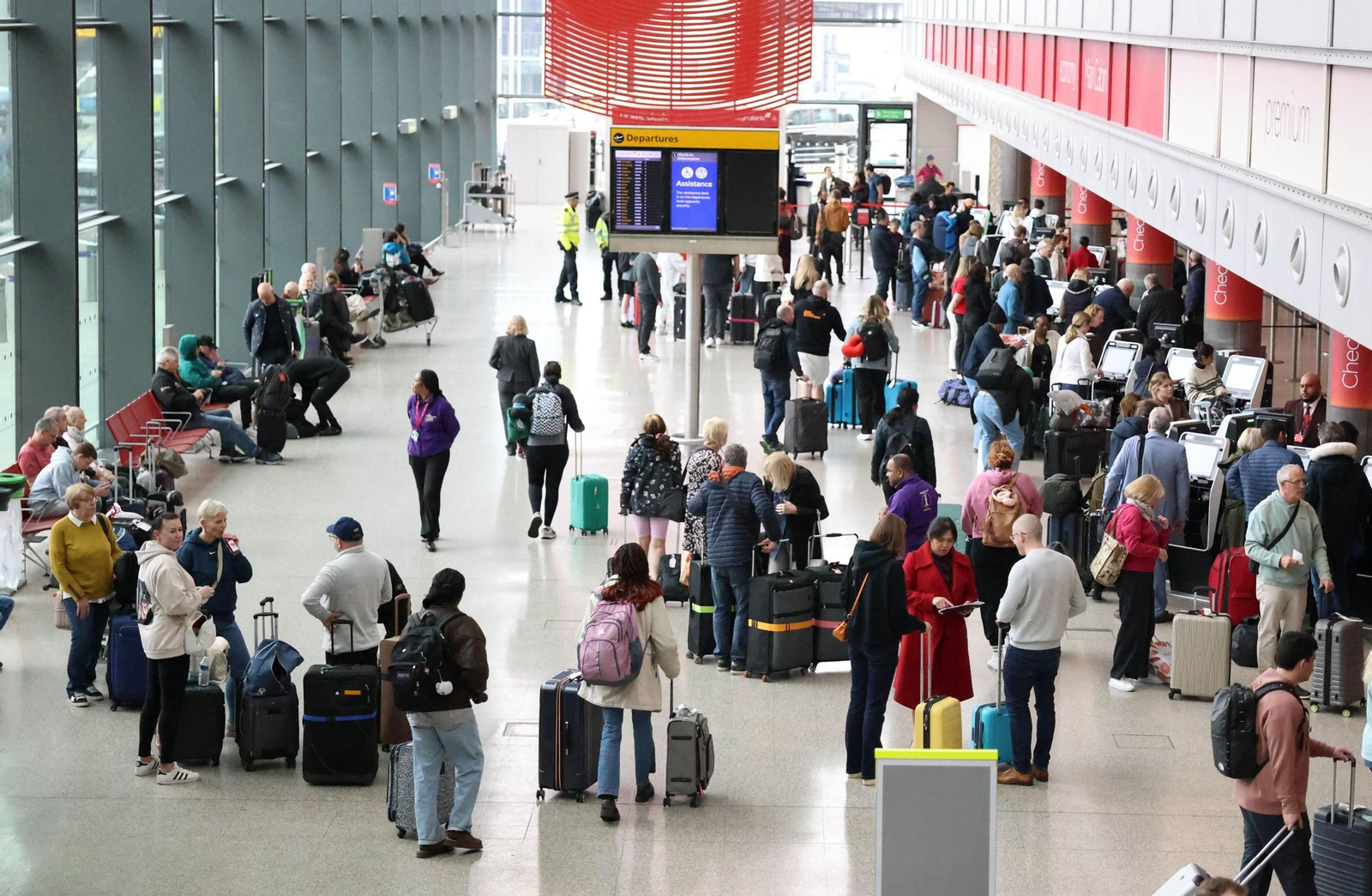 Zona de embarque del aeropuerto de Heathrow, uno de los afectados por el ciberataque.