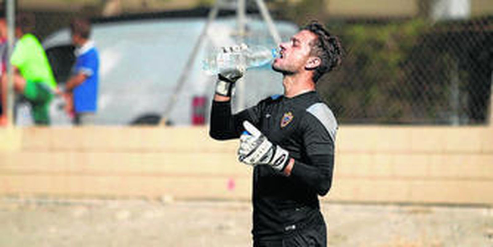 Lolo Reyes en primer término y Pozo, al fondo, ayer en La Vega.