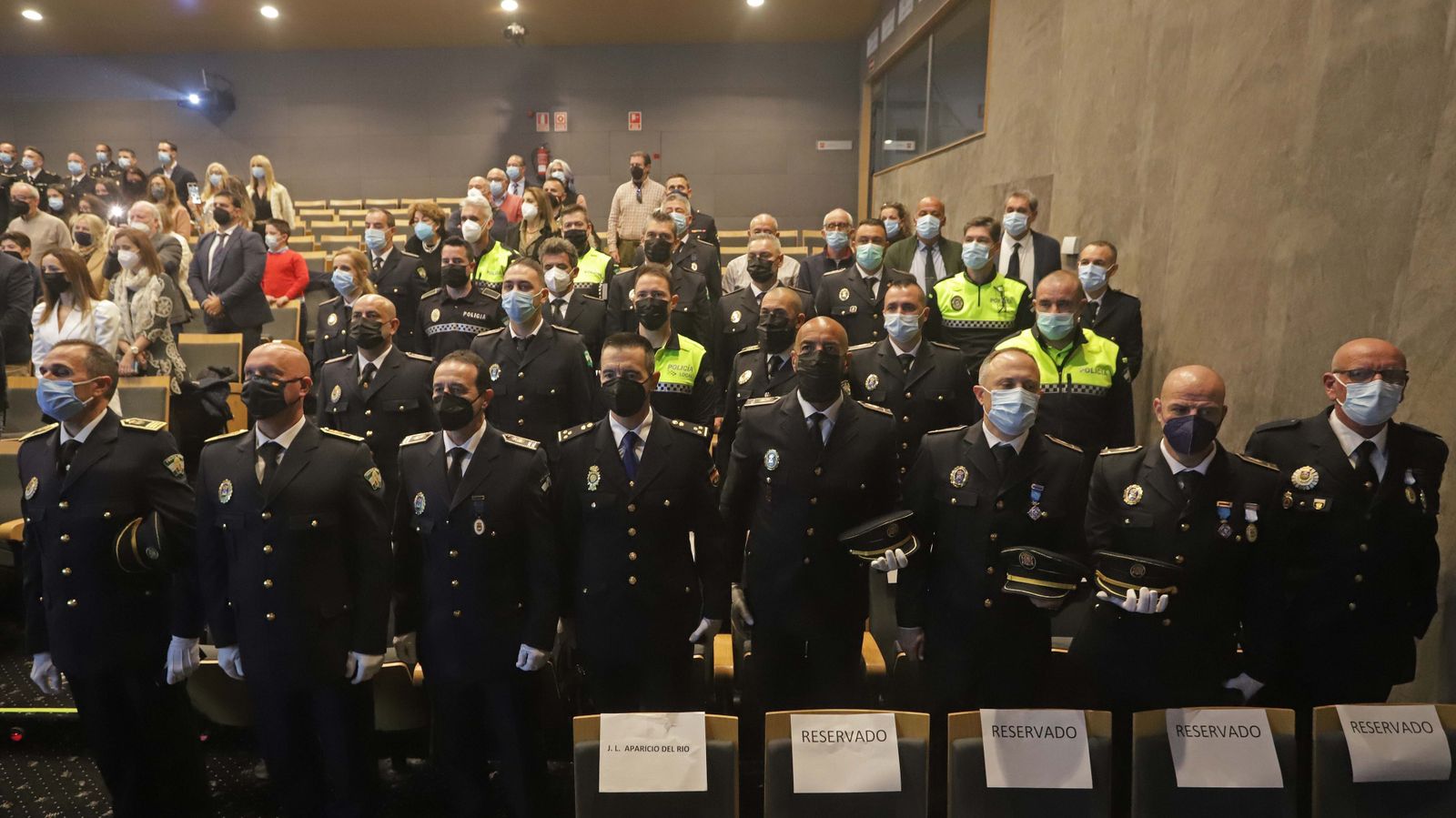 Los agentes de la Policía Local de La Línea que han sido distinguidos.