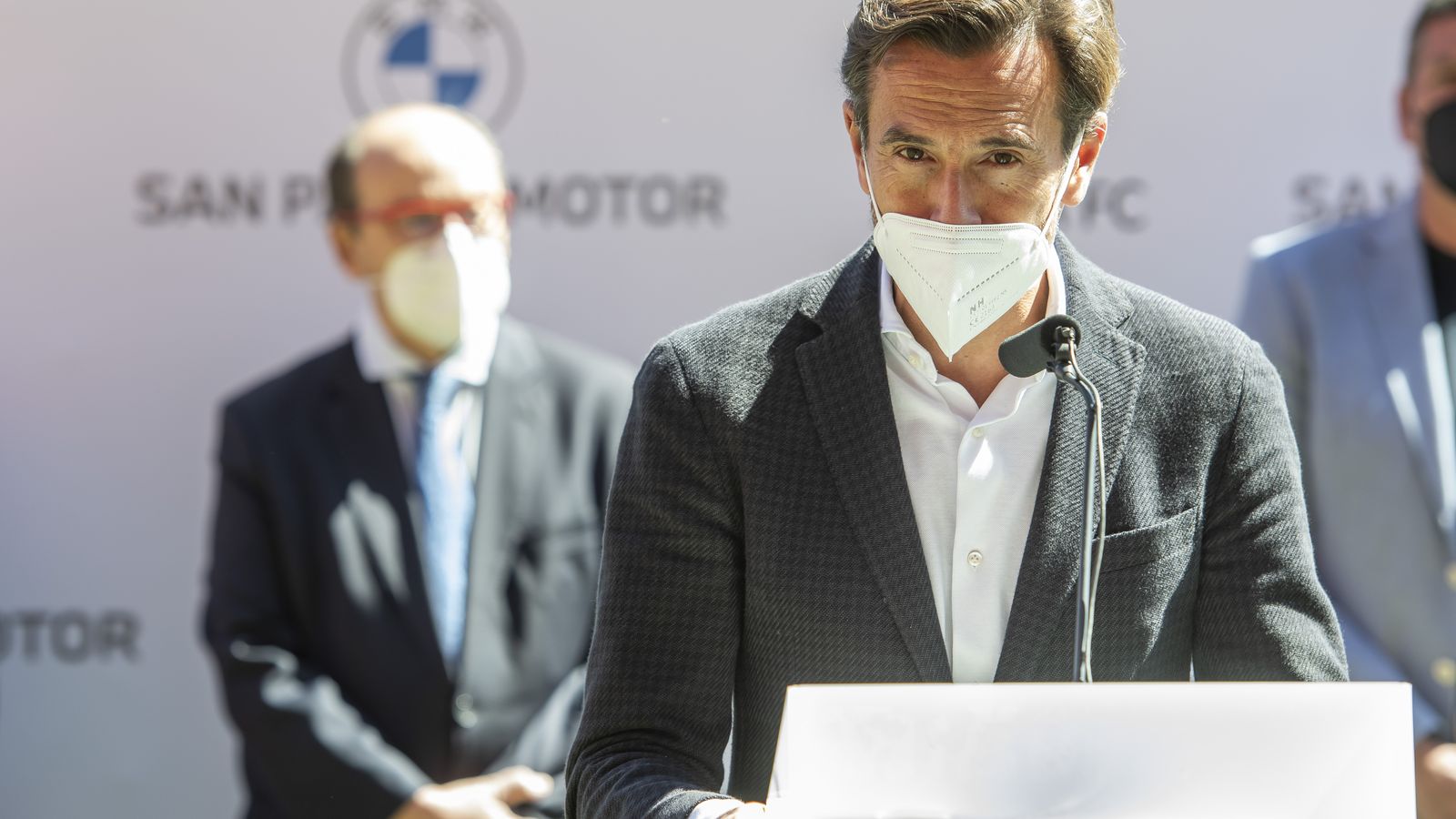 Terroba, CEO de BMW Ibérica, durante su alocución en la renovación de este acuerdo con el Sevilla FC.