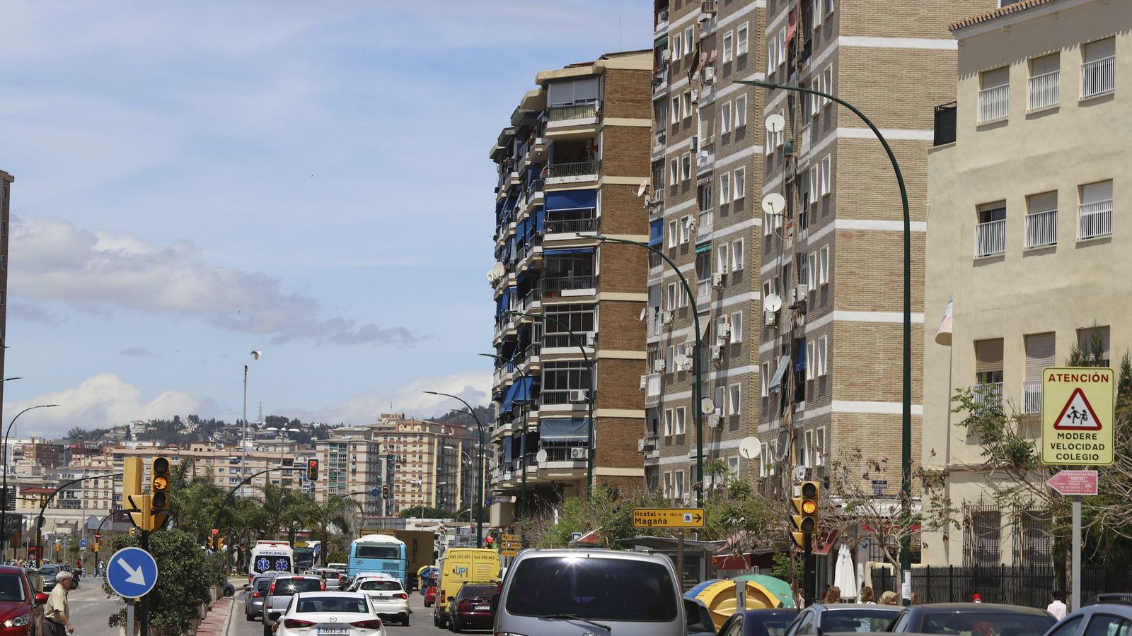 Bloques de edificios cercanos al mercado de Huelin.