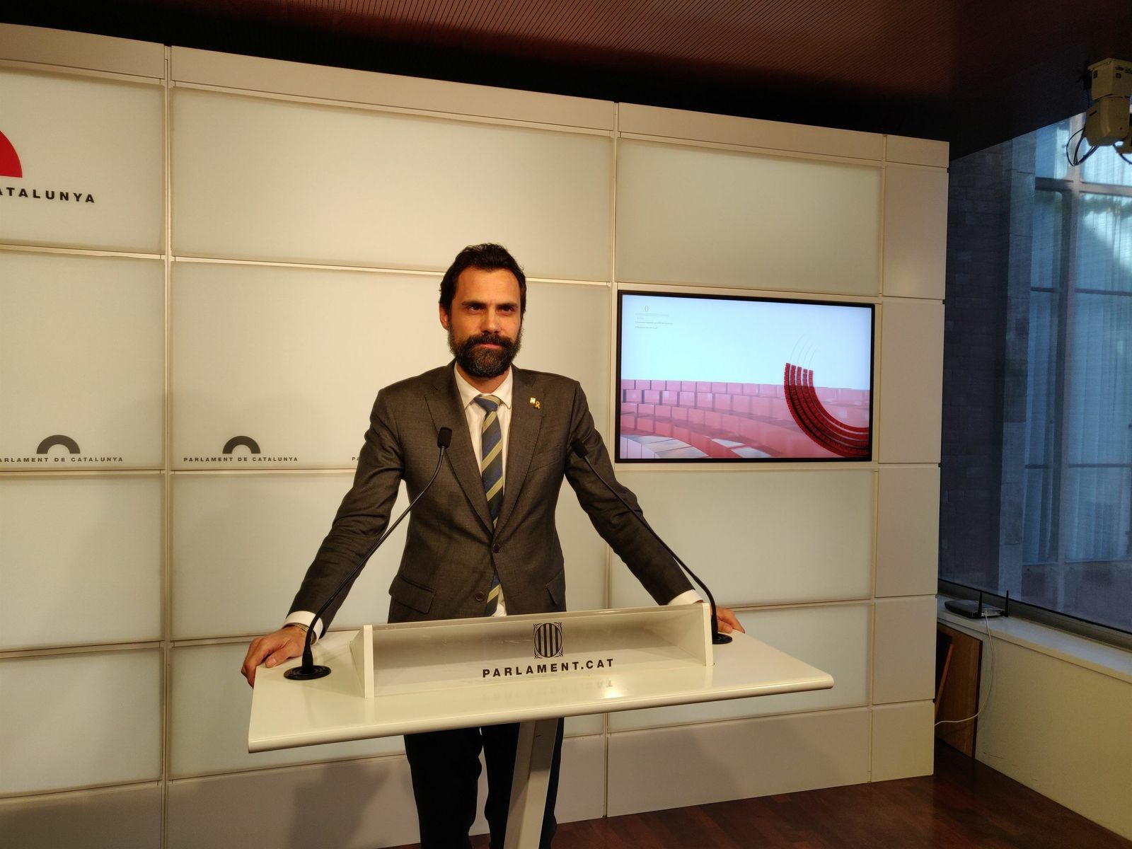 El presidente del Parlamento catalán, Roger Torrent, en una comparecencia ante los medios este martes.