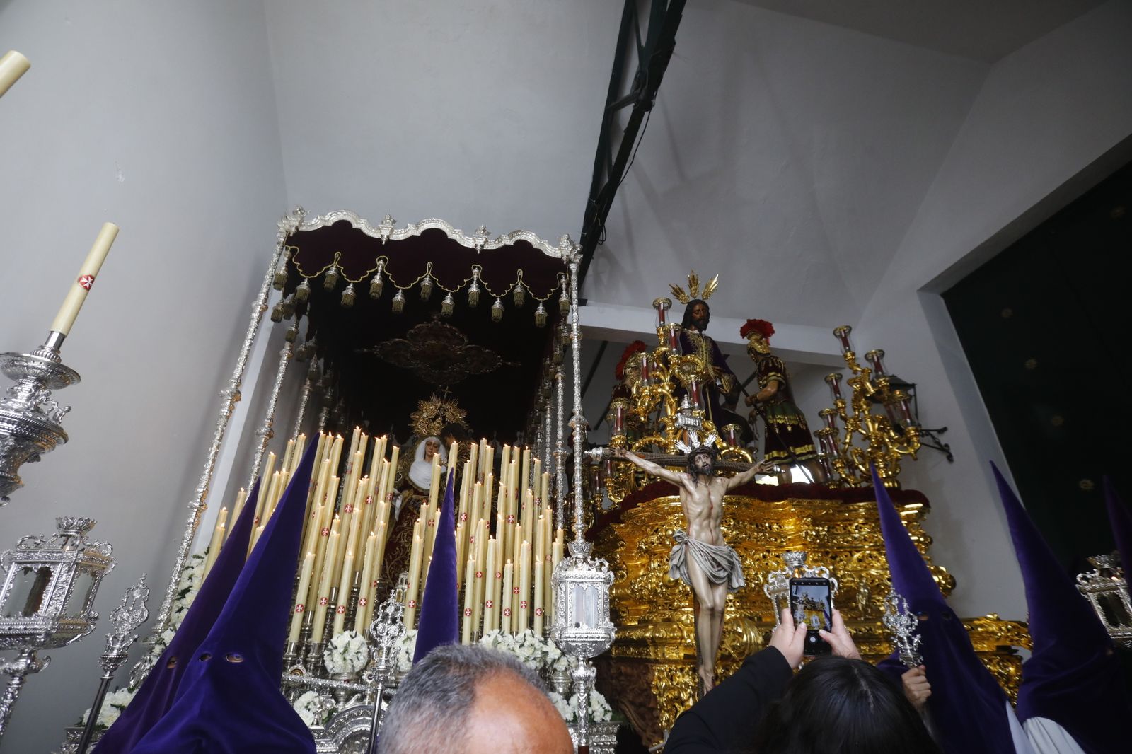 La Hermandad de la Sangre de Córdoba suspende su procesión, en imágenes