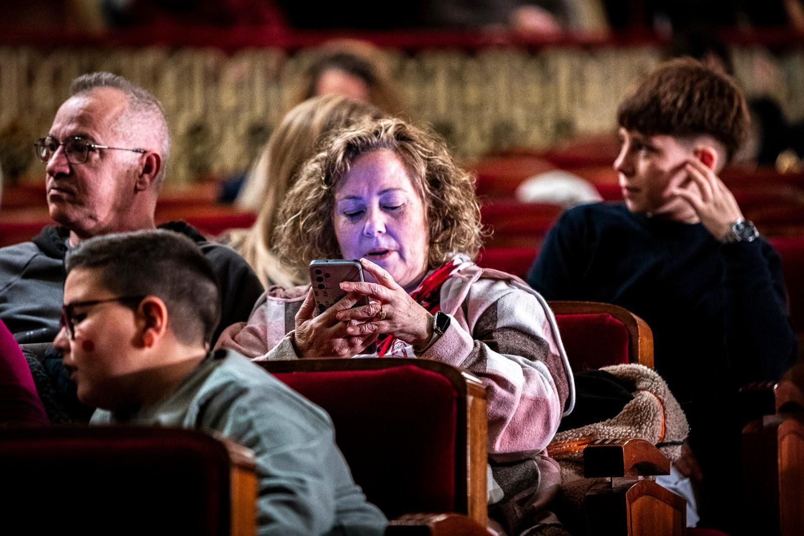 Búscate entre las mejores imágenes de la segunda sesión de cuartos de final del COAC 2025