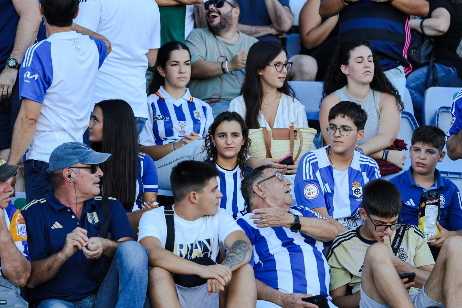Búscate en las gradas del Nuevo Colombino durante el Recre-Puente Genil