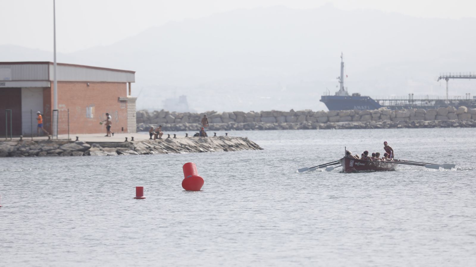 Las fotos de la primera jornada del Campeonato de España de remo en banco fijo LLaut de La Línea