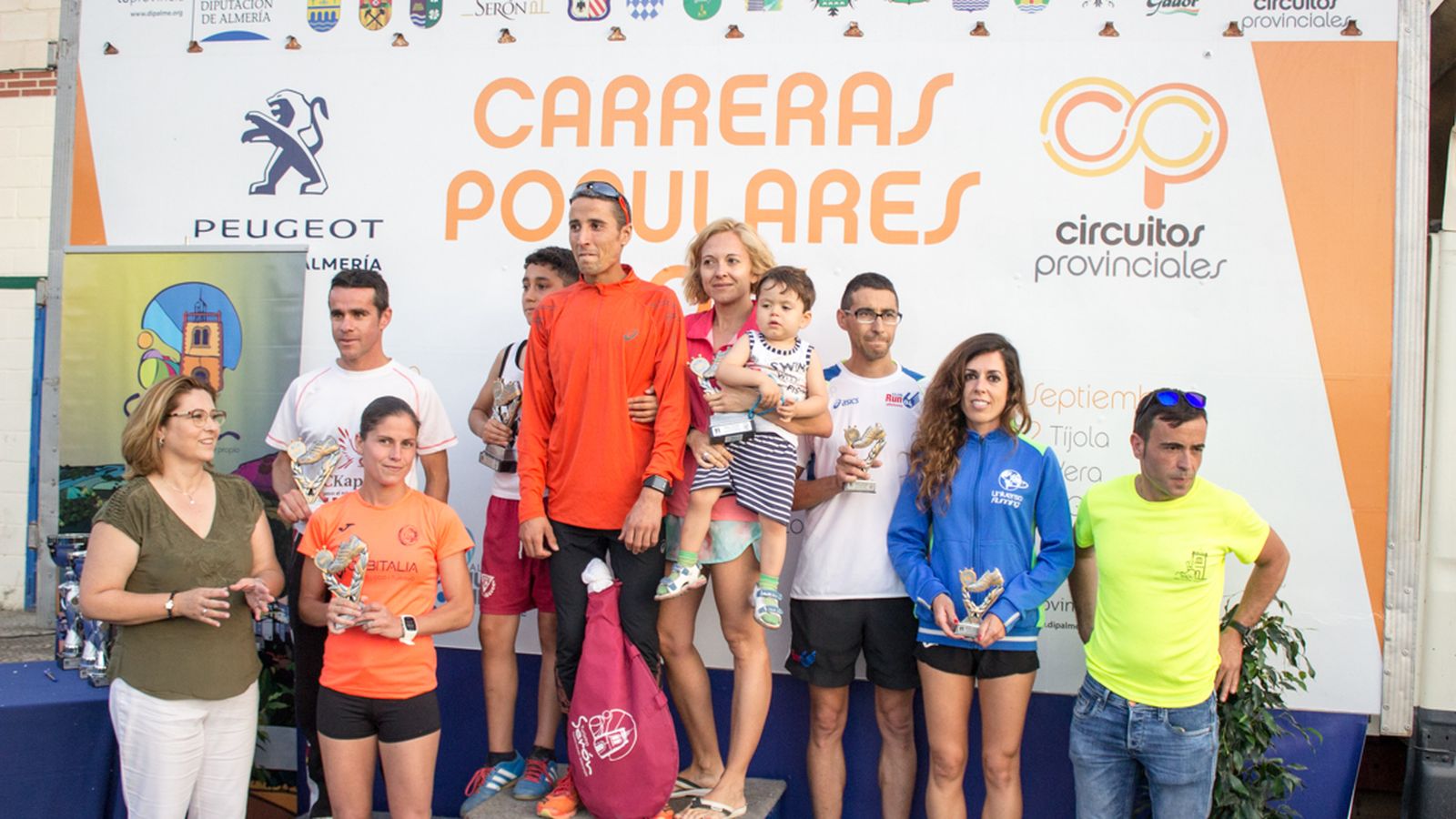 Podium final con los distintos ganadores