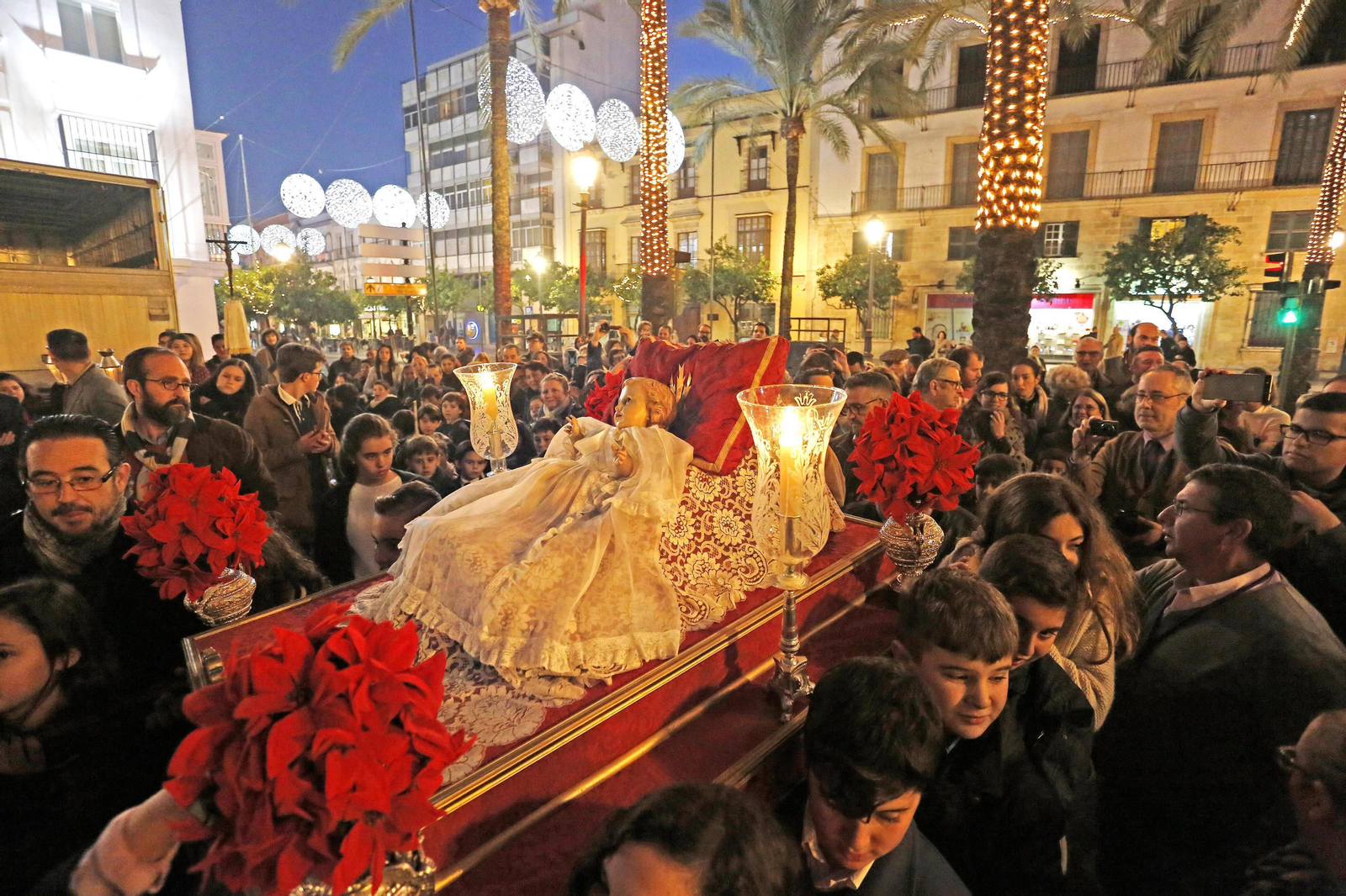 La procesión del Niño Jesús que presidirá esta noche la adoración de los Reyes Magos en Cristina