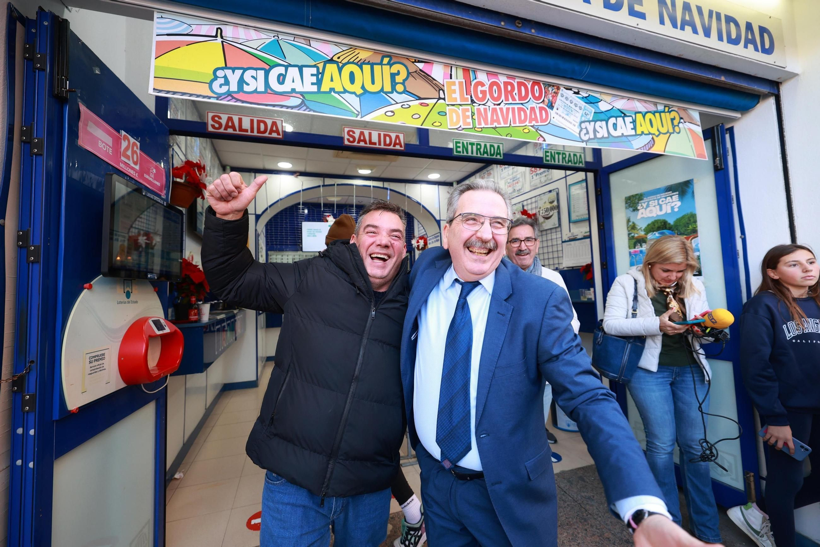 Chipiona celebra los 56 millones que ha dejado el segundo premio de la Lotería de Navidad