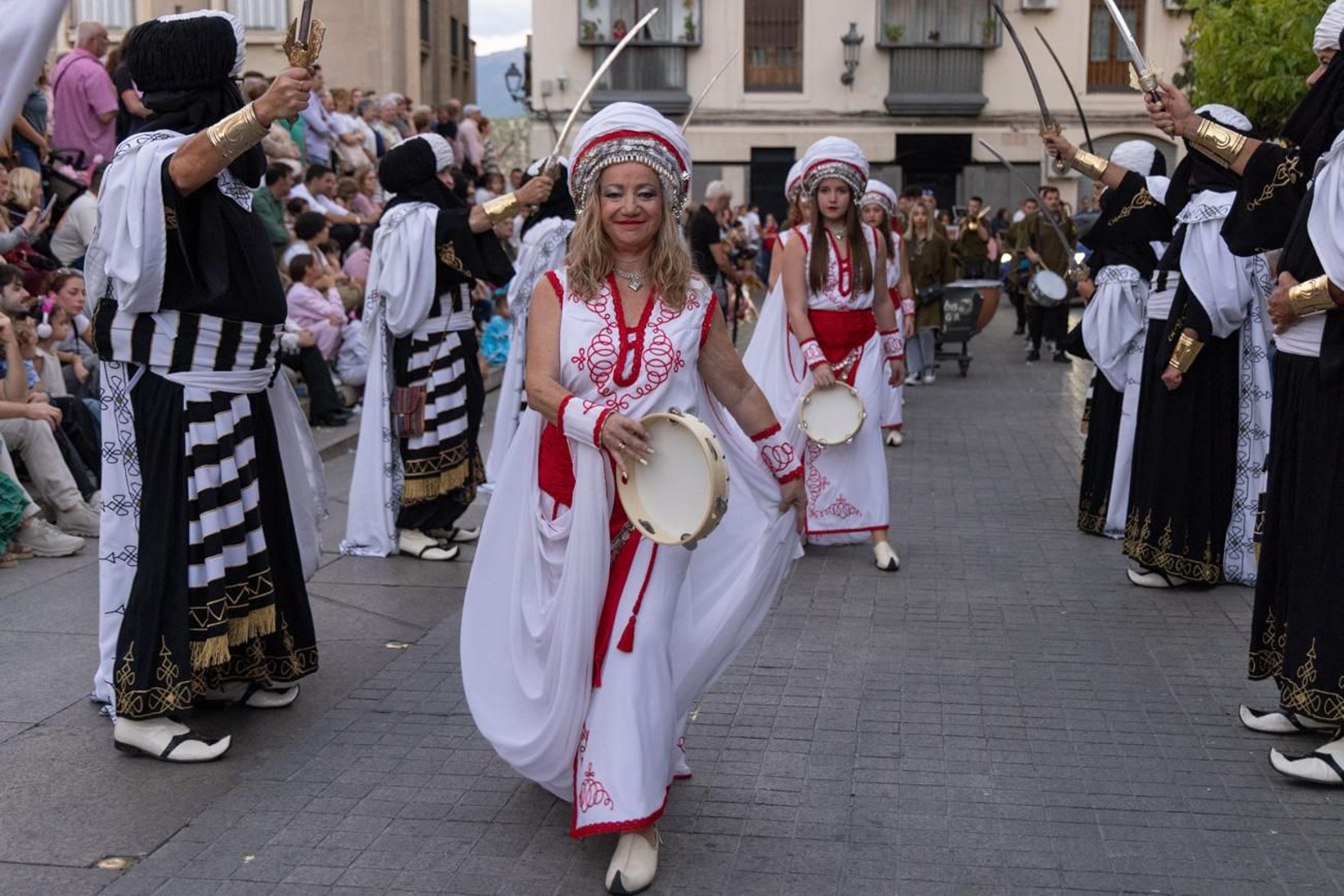 Pregón de David Uclés y cabalgata por la Feria de San Lucas
