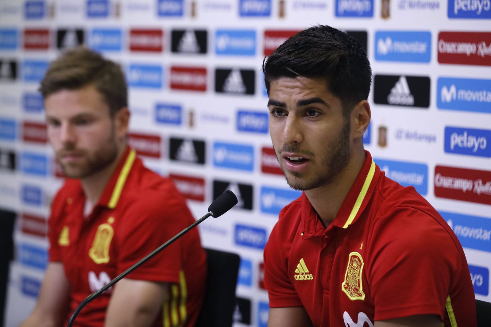 Asensio, junto a Illarramendi en la rueda de prensa de ayer en Las Rozas.