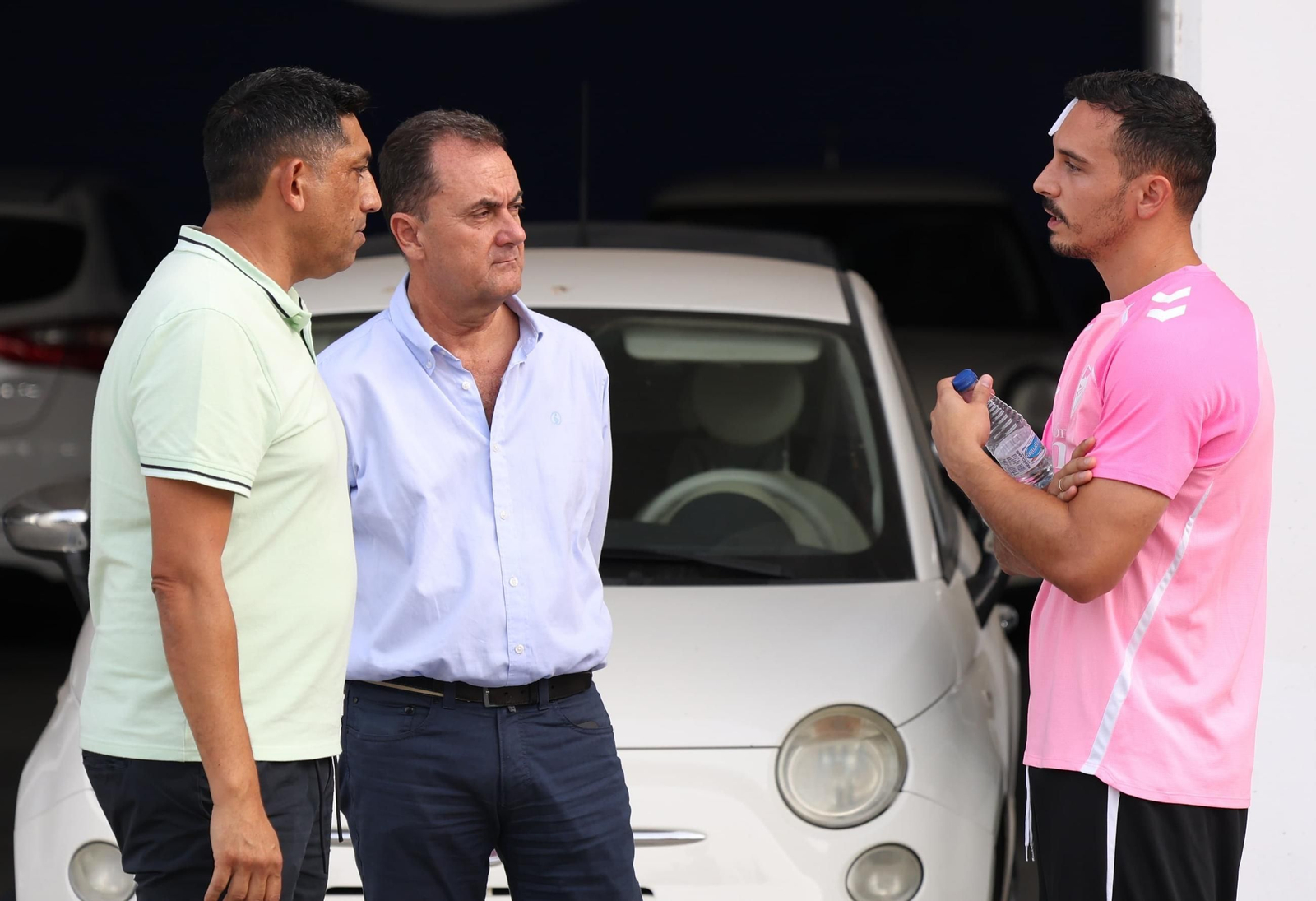 Alfonso Herrero reaparece con heridas de guerra