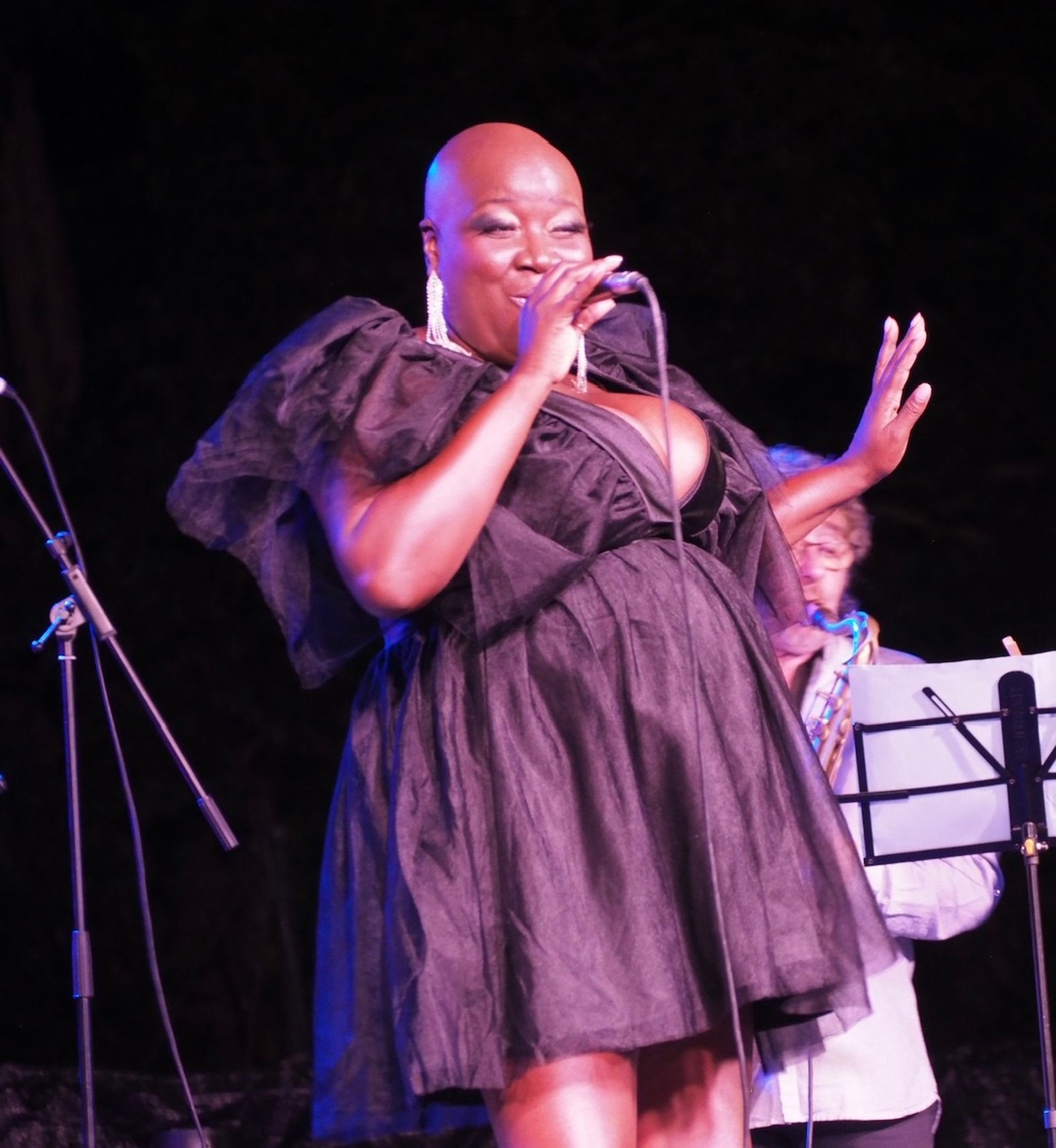 Janine Johnson durante su actuación.