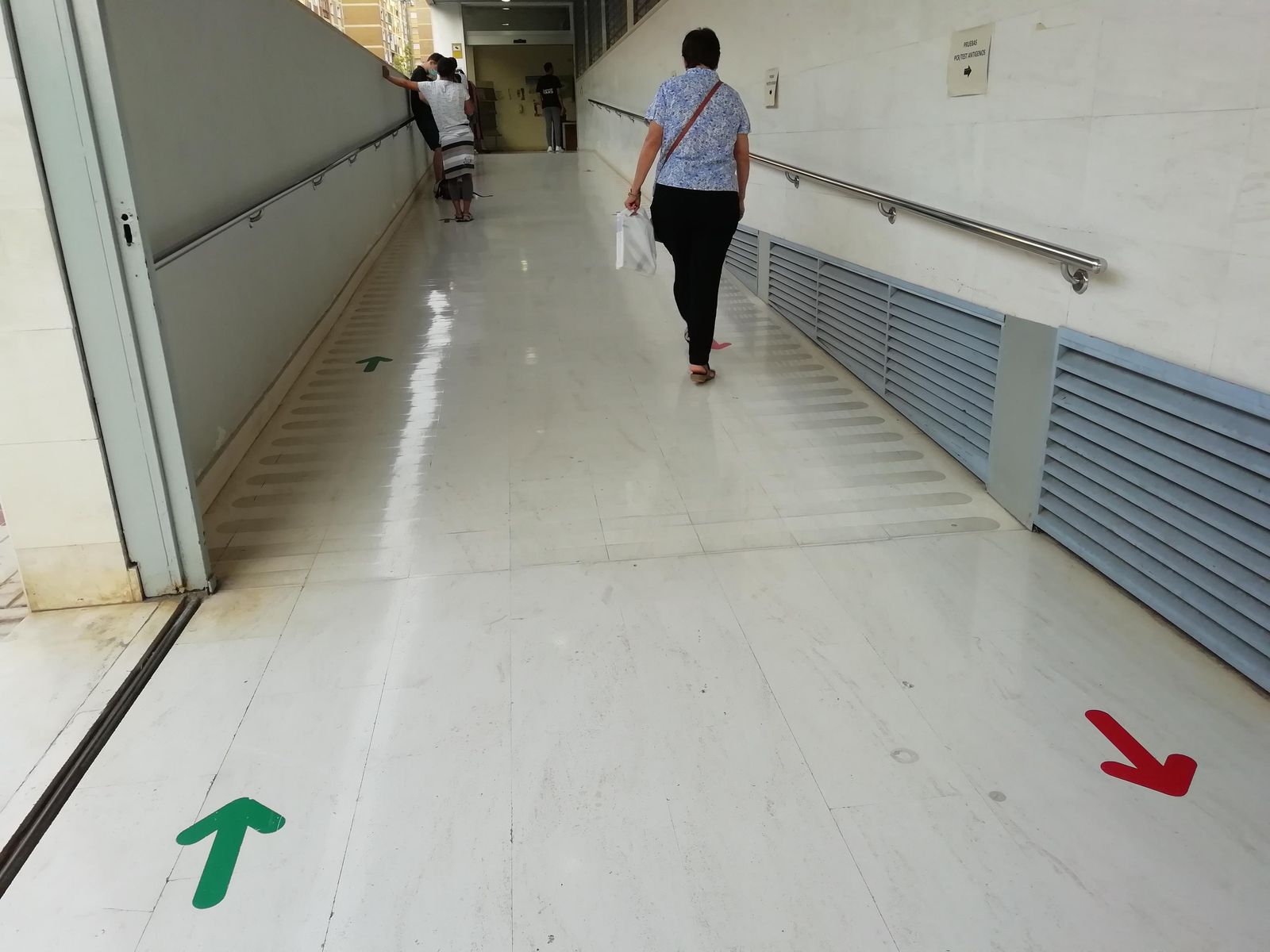 Entrada a un centro de salud.