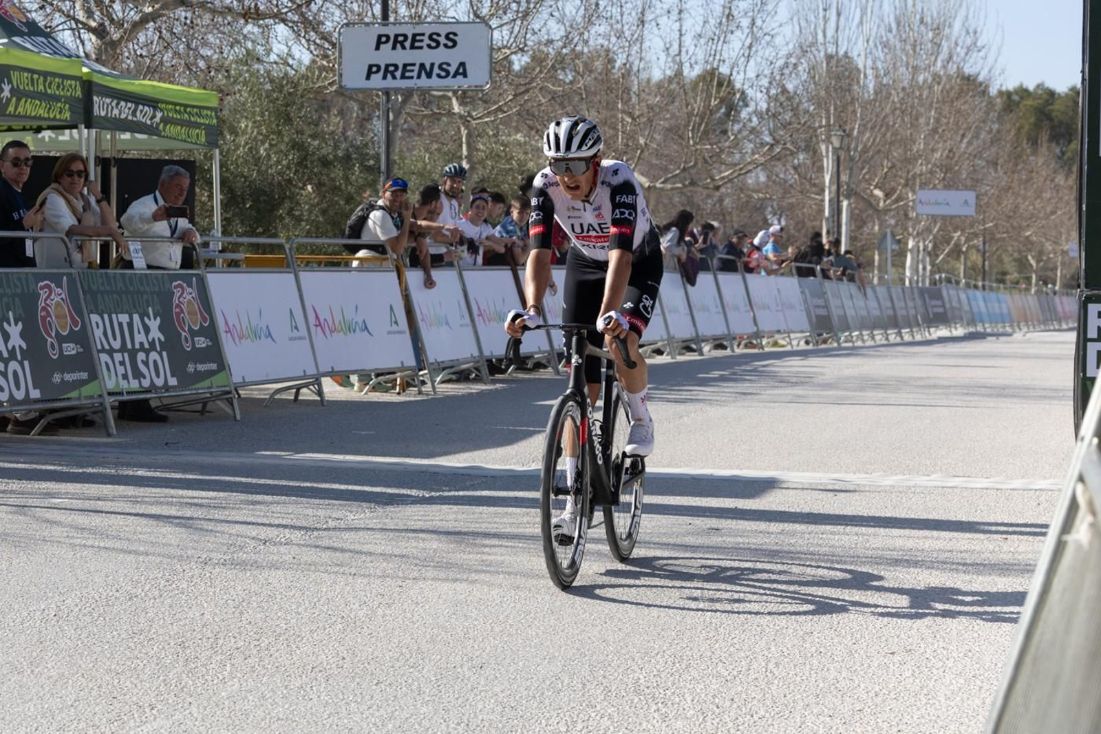 En imágenes: Torredelcampo disfruta de la meta de la Vuelta de Andalucía
