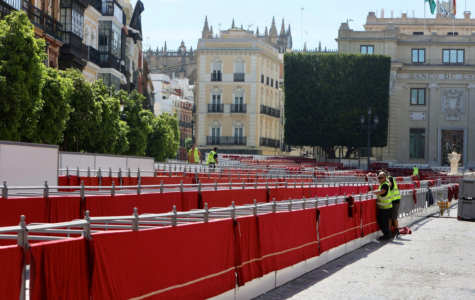 Sevilla, a rebosar en el último fin de semana del invierno