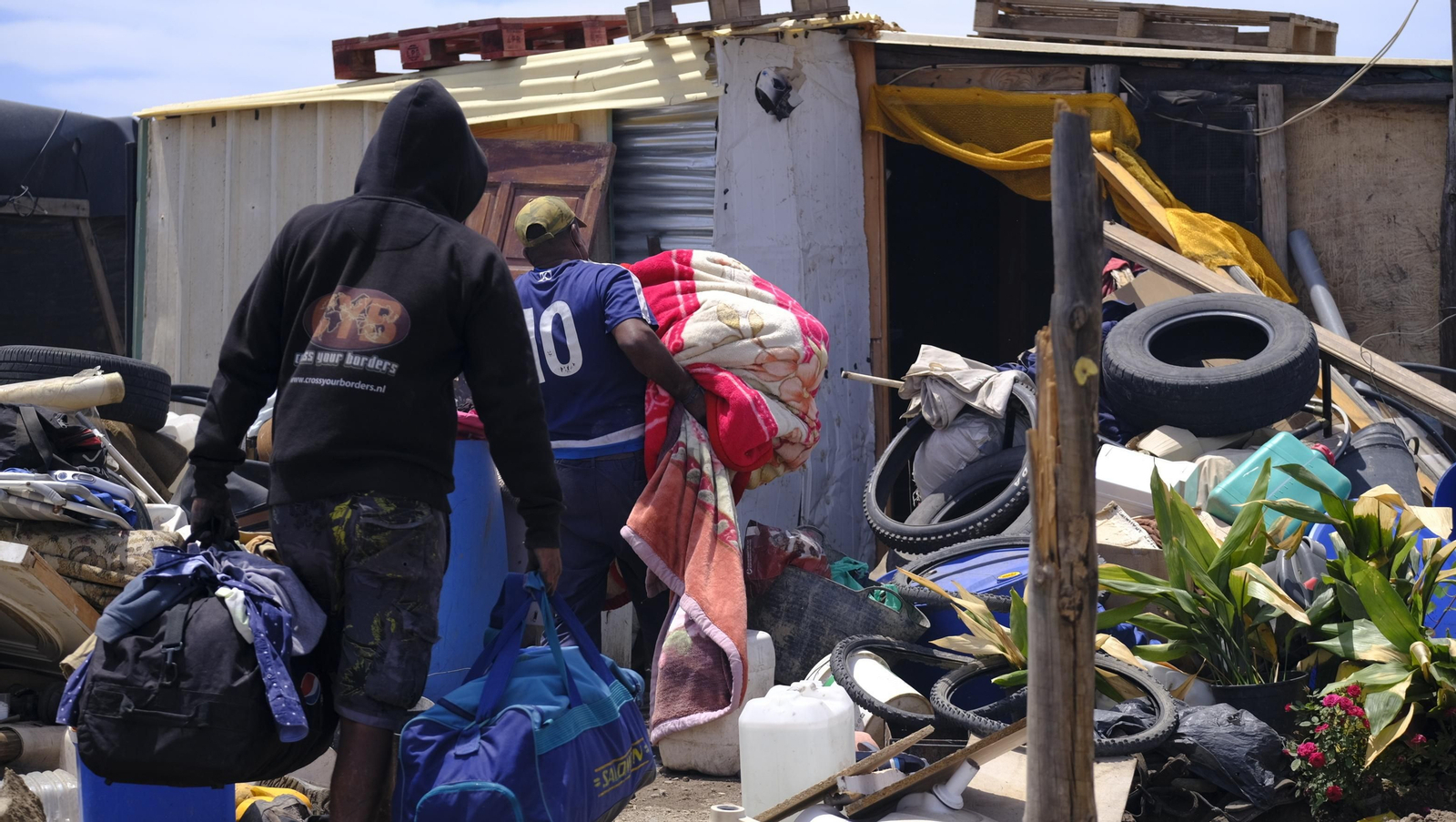 Fotogalería incendio asentamiento de chabolas en Atochares-Níjar (Almería)