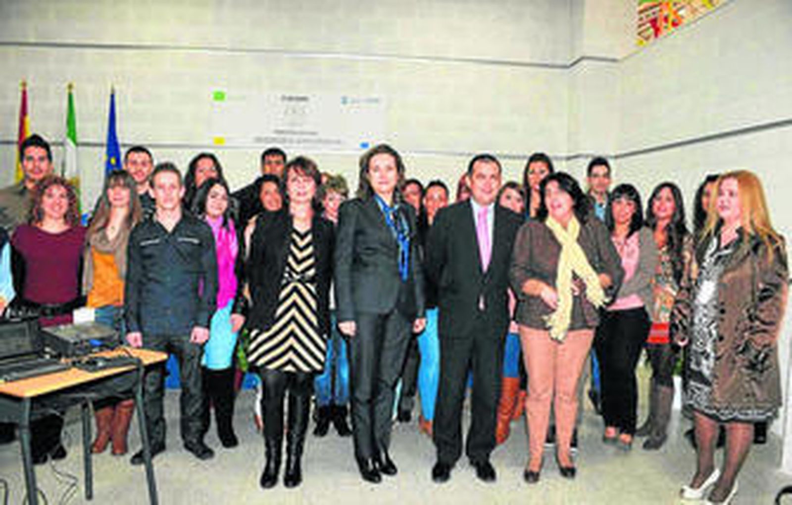 Clausura de la escuela taller Actividades deportivas, ayer, en el antiguo edificio Cofarán.