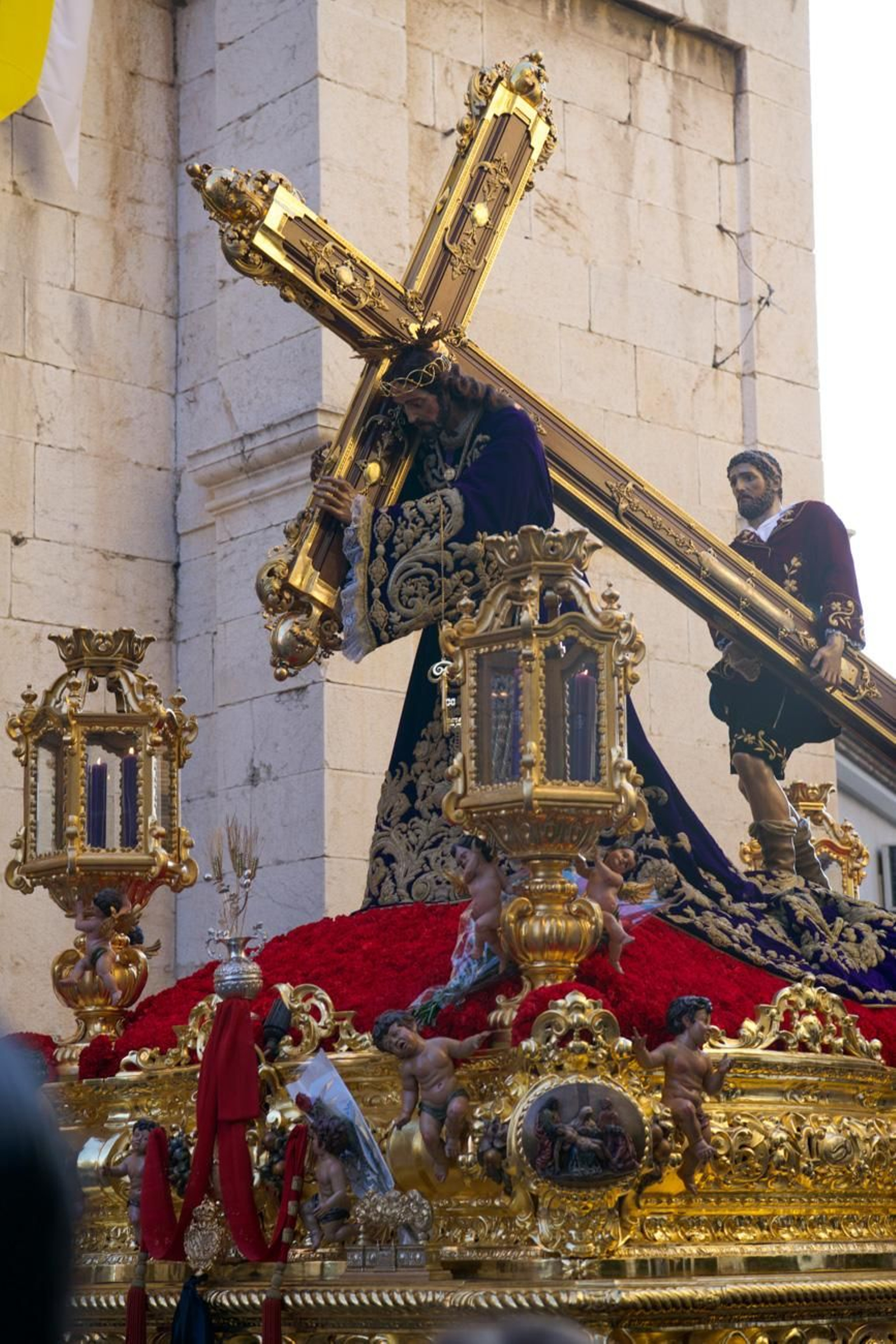 El Abuelo abre el camino de la histórica Magna en Jaén