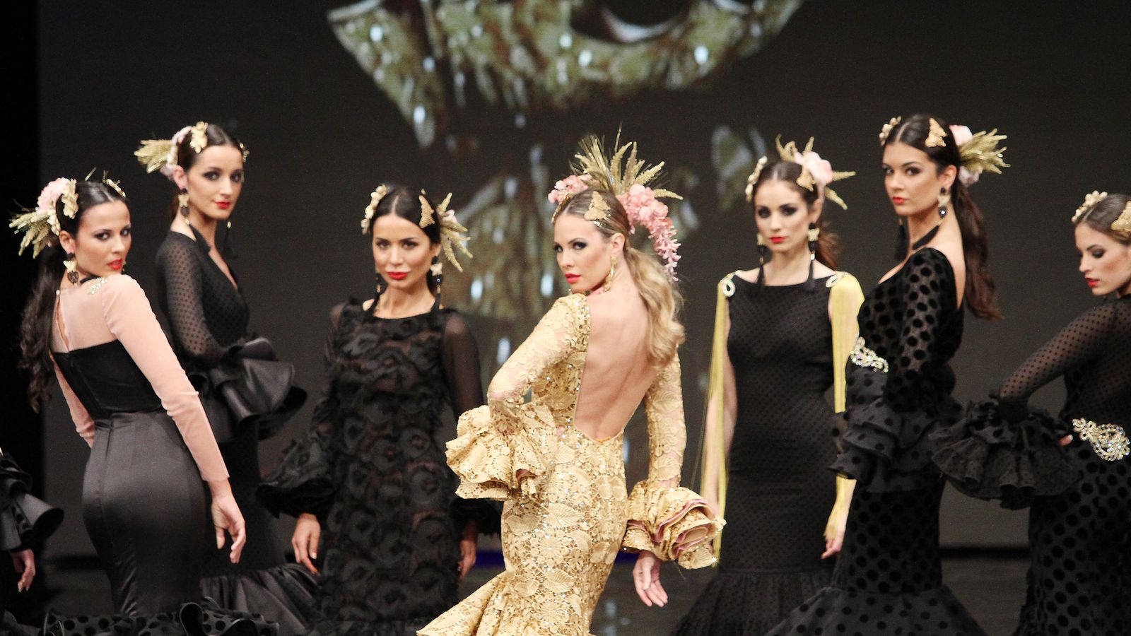 Desfile de Yolanda Rivas y MM Complementos.